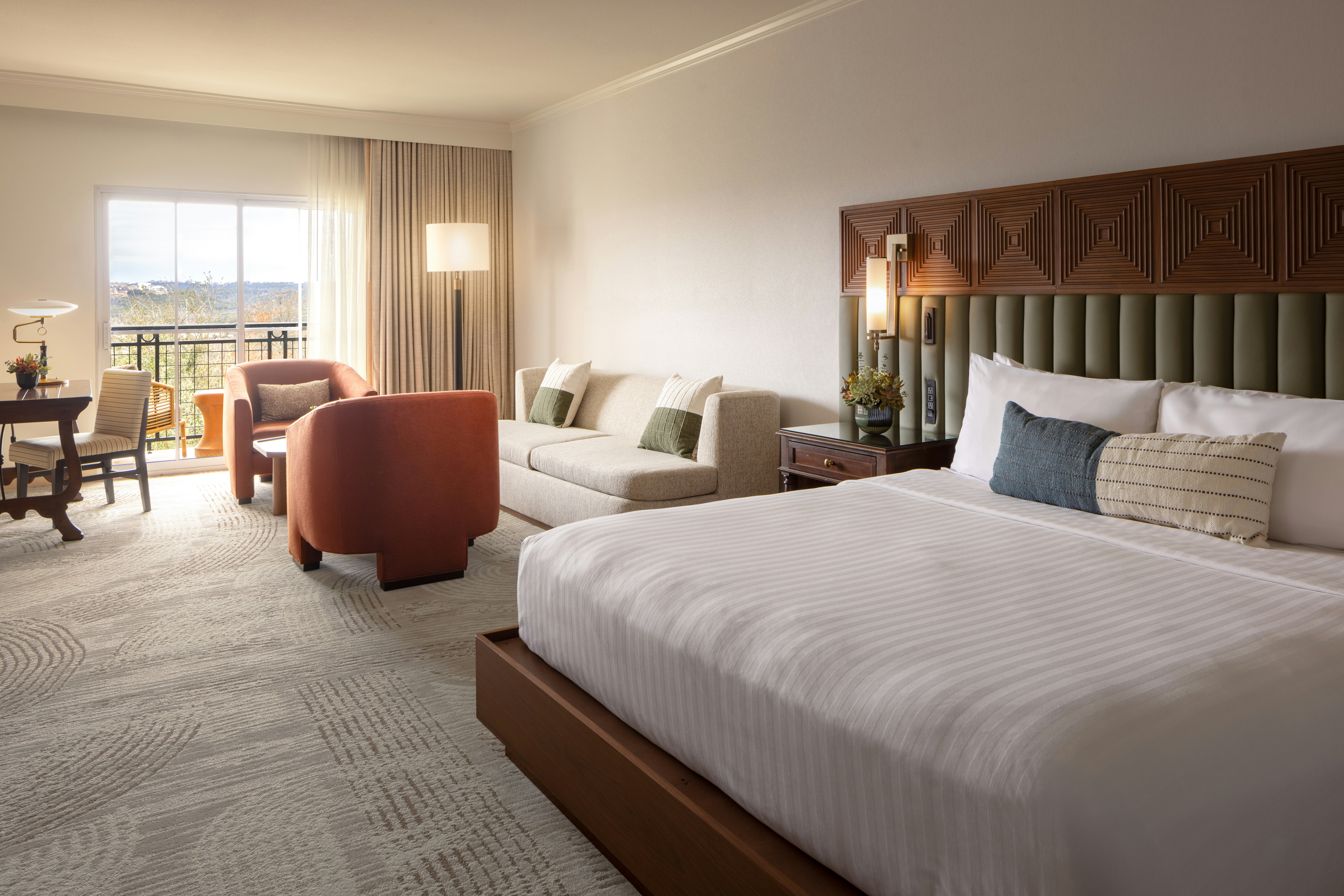 POOL VIEW KG JUNIOR SUITE