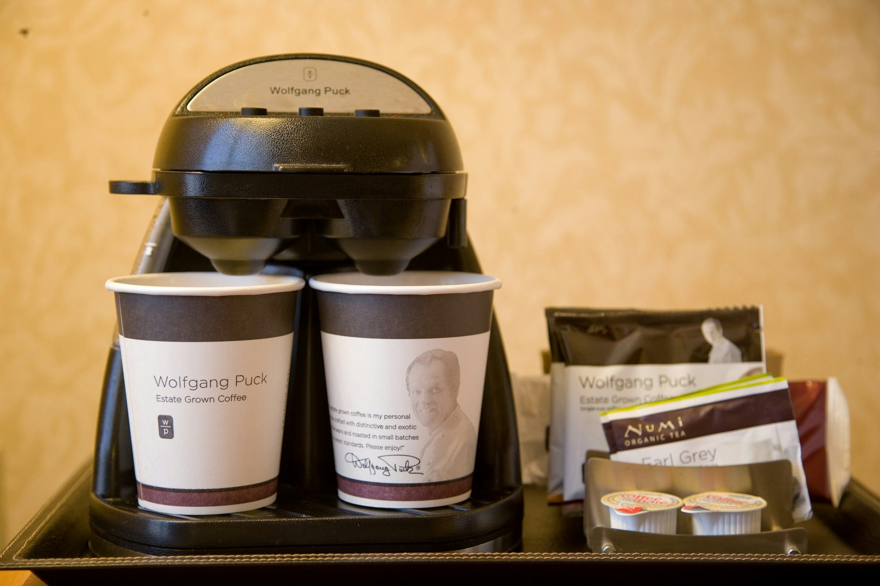 Hotel Zessa Orange County Airport, a DoubleTree by Hilton