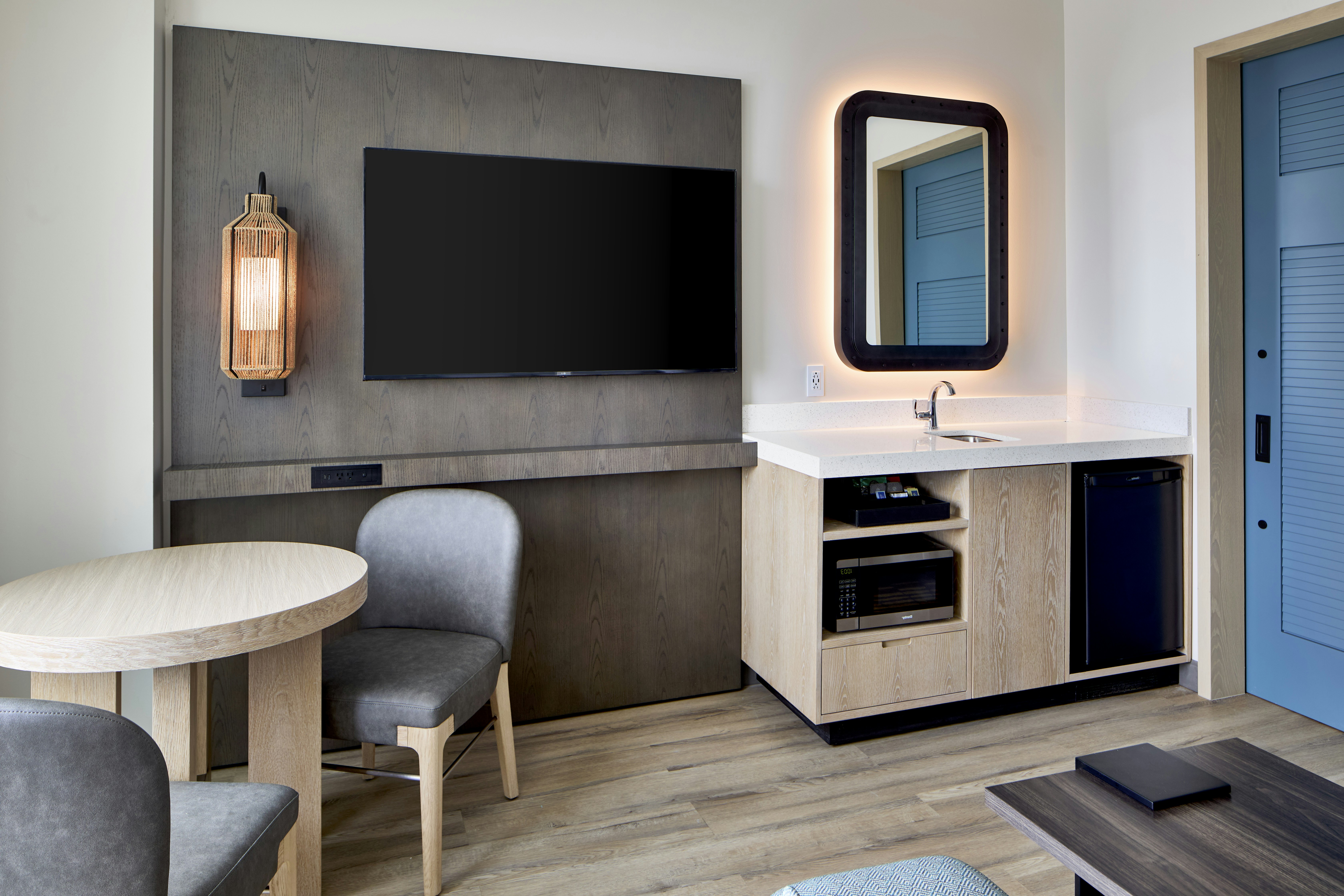 1 KING SUITE
