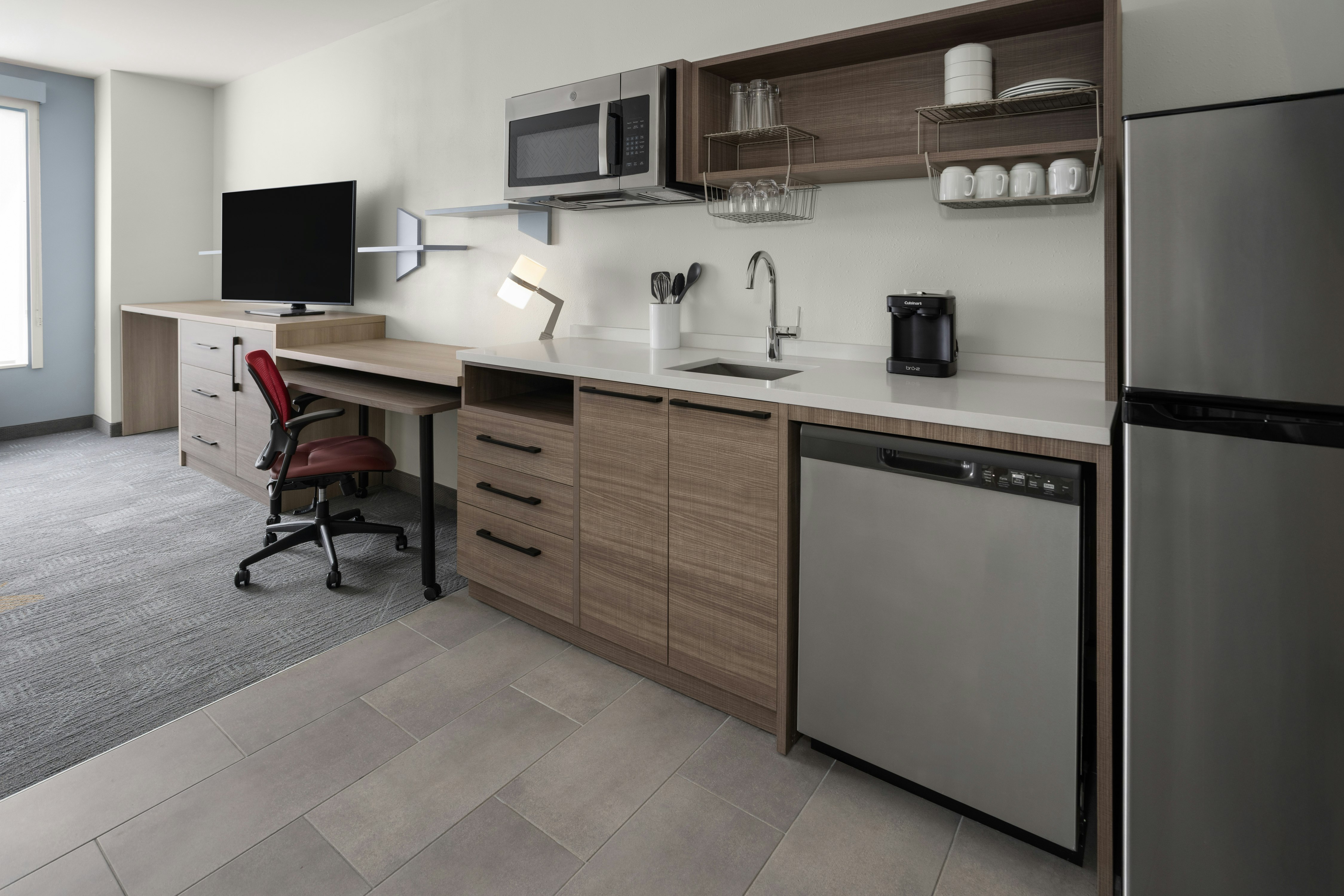 1 KING 1BEDROOM SUITE