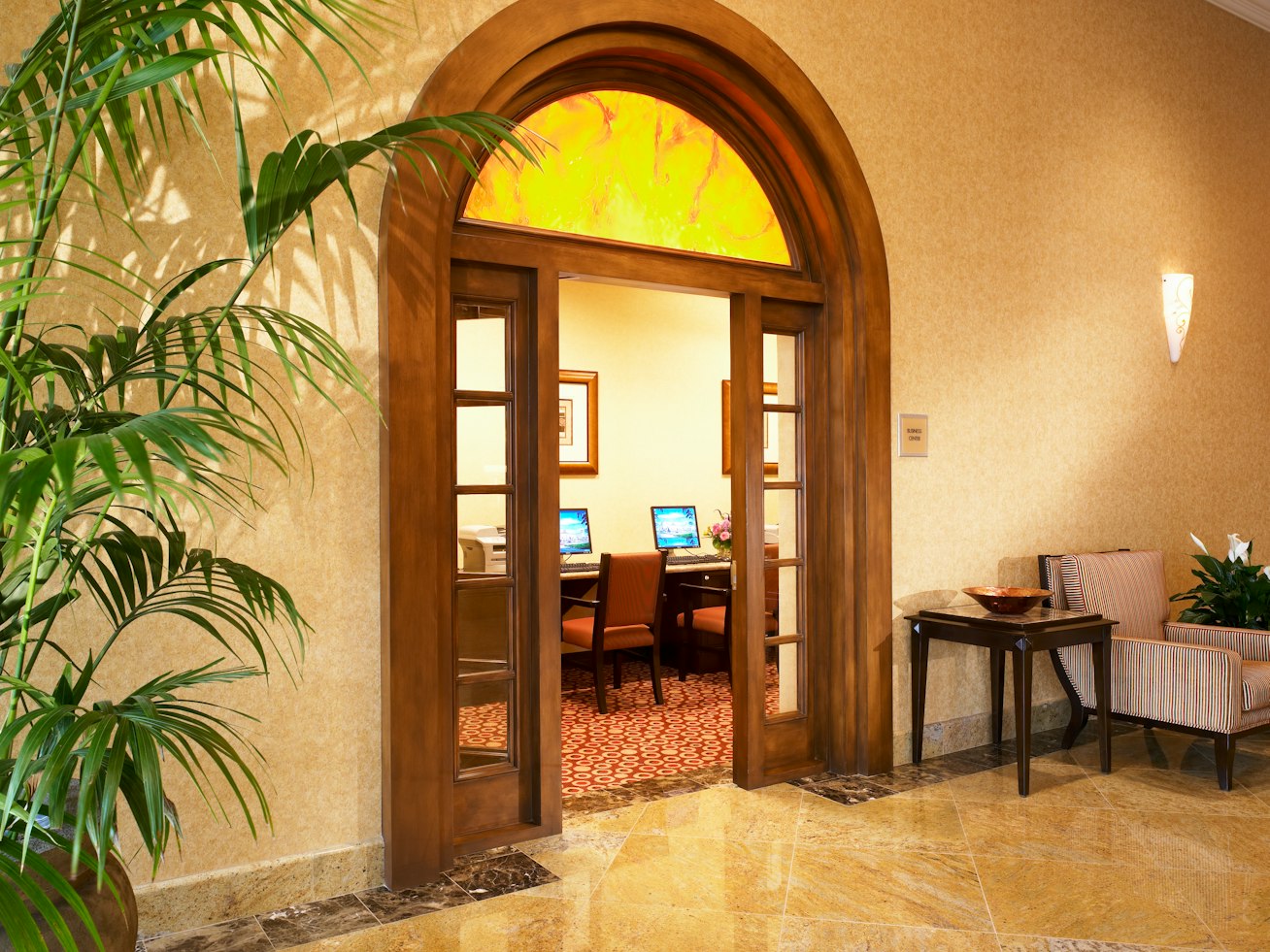 DoubleTree Suites by Hilton Hotel Anaheim Resort - Convention Center