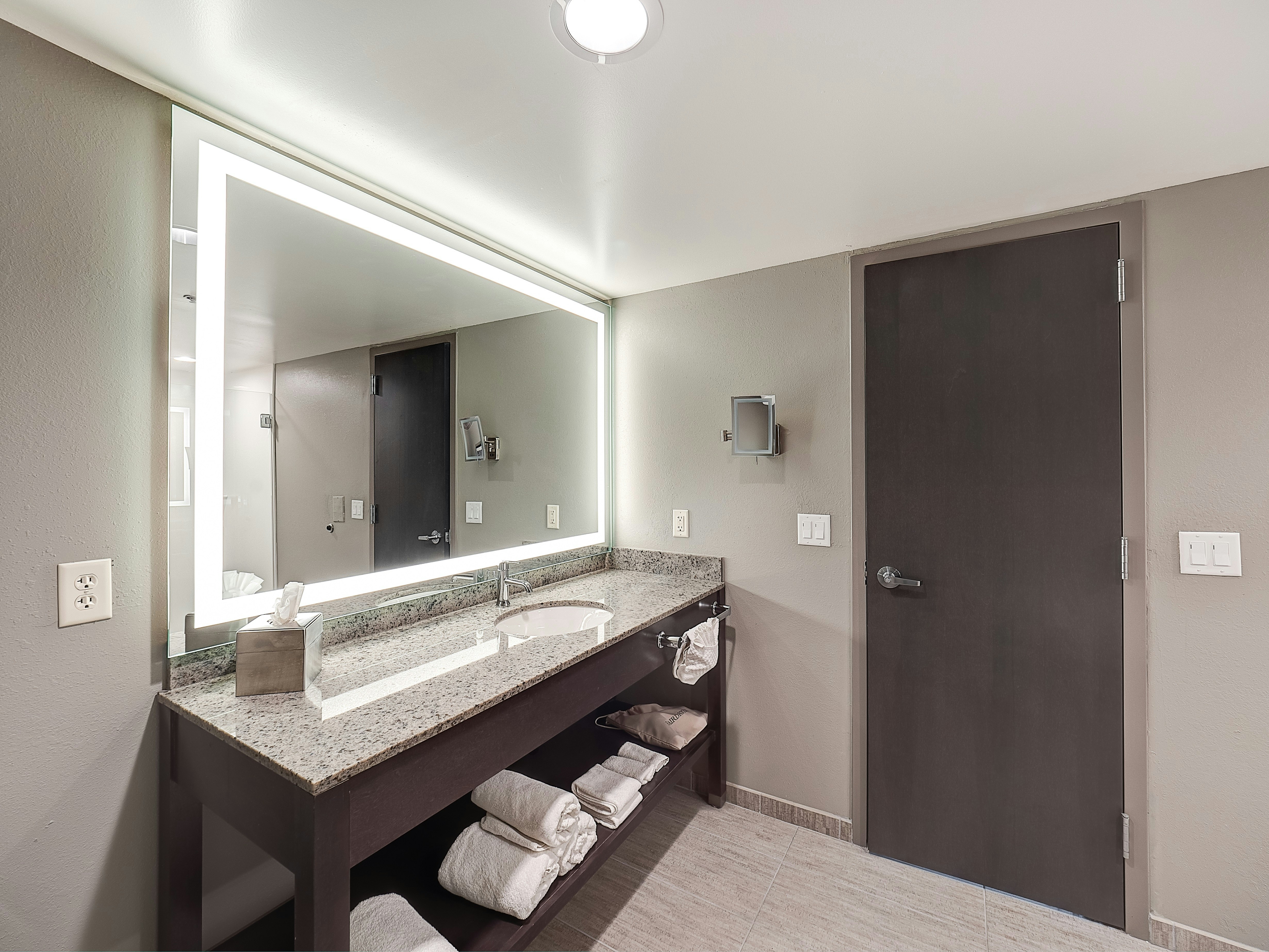 DoubleTree by Hilton Hotel Bloomington