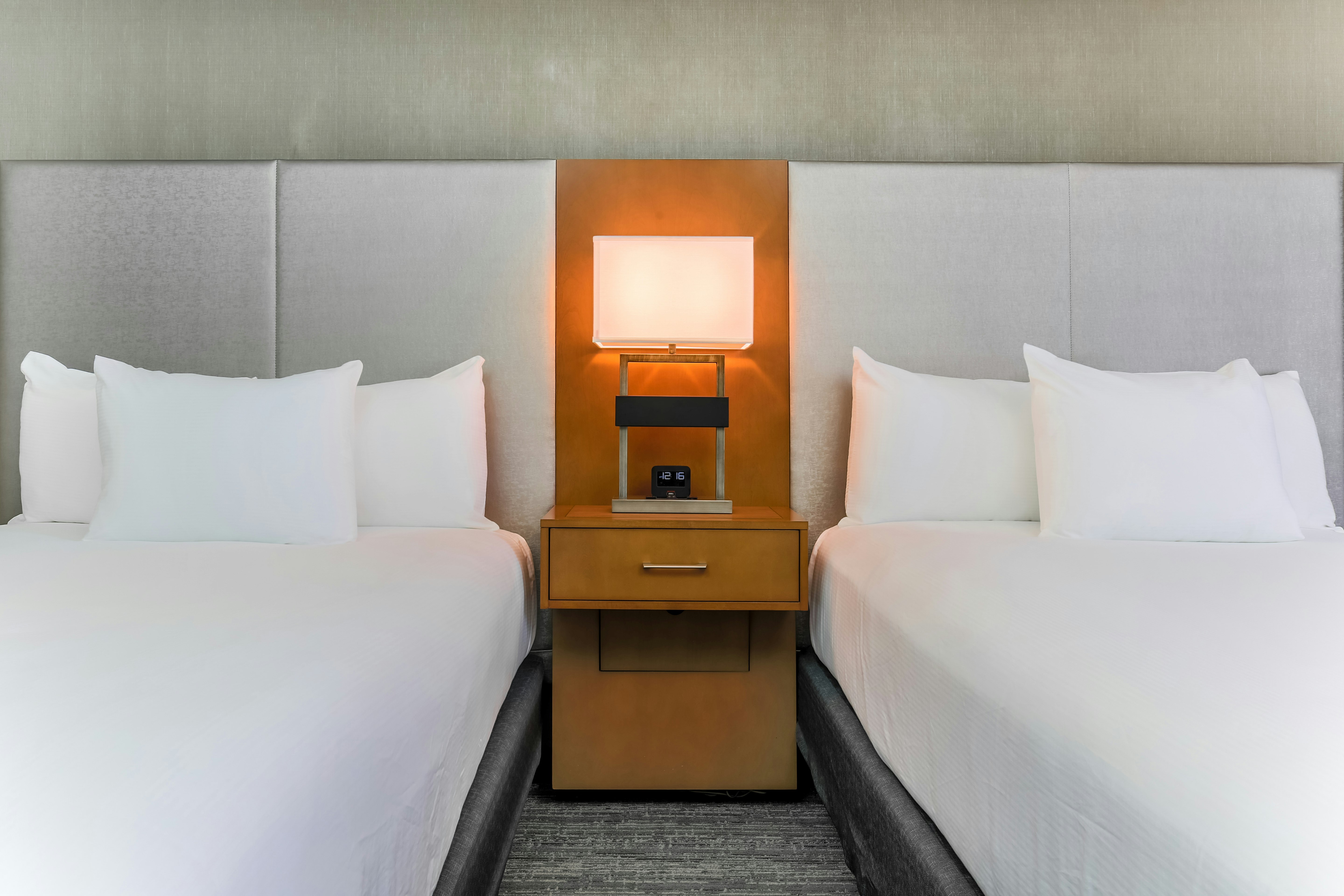 2 DOUBLE BEDS