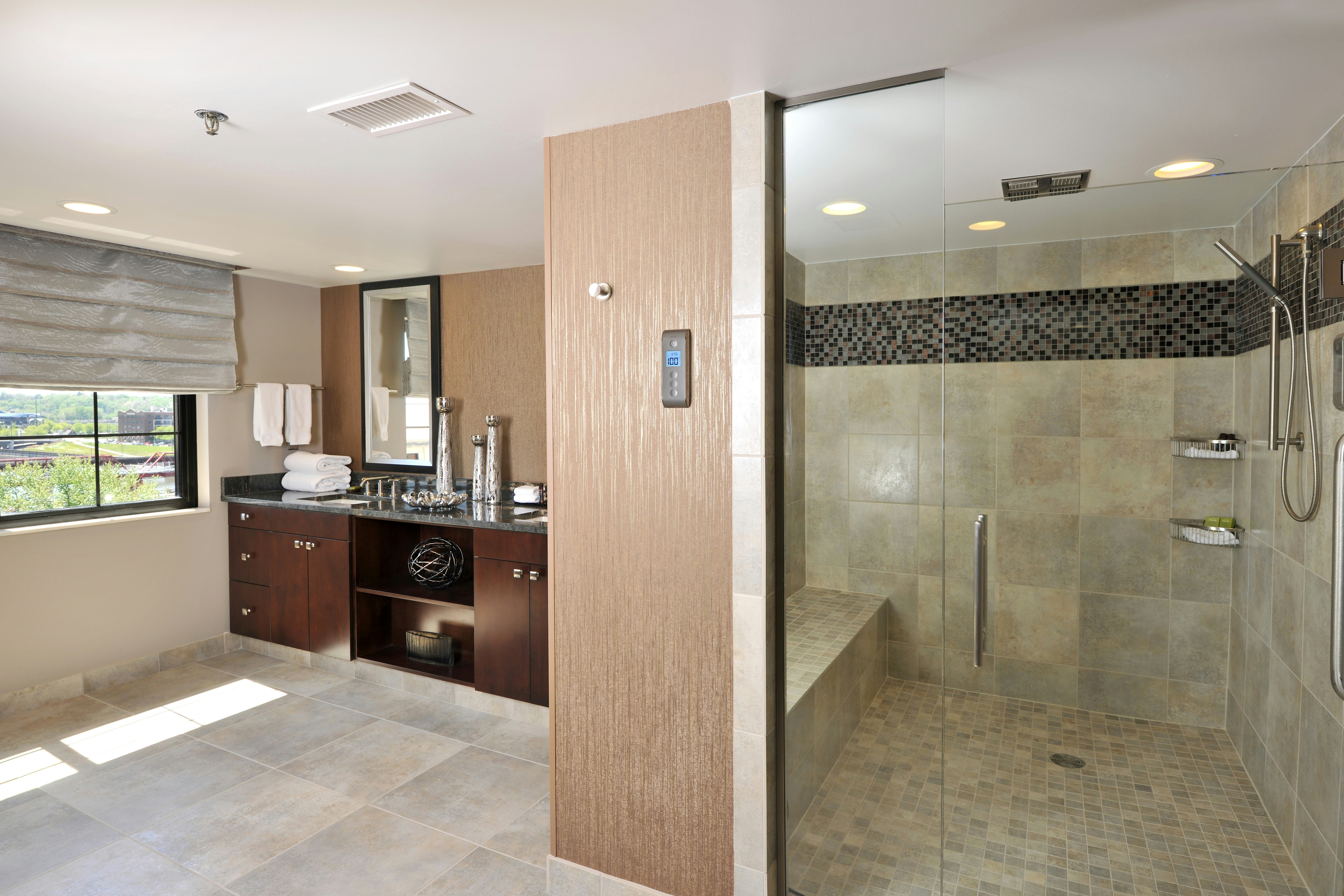 Embassy Suites by Hilton Des Moines Downtown