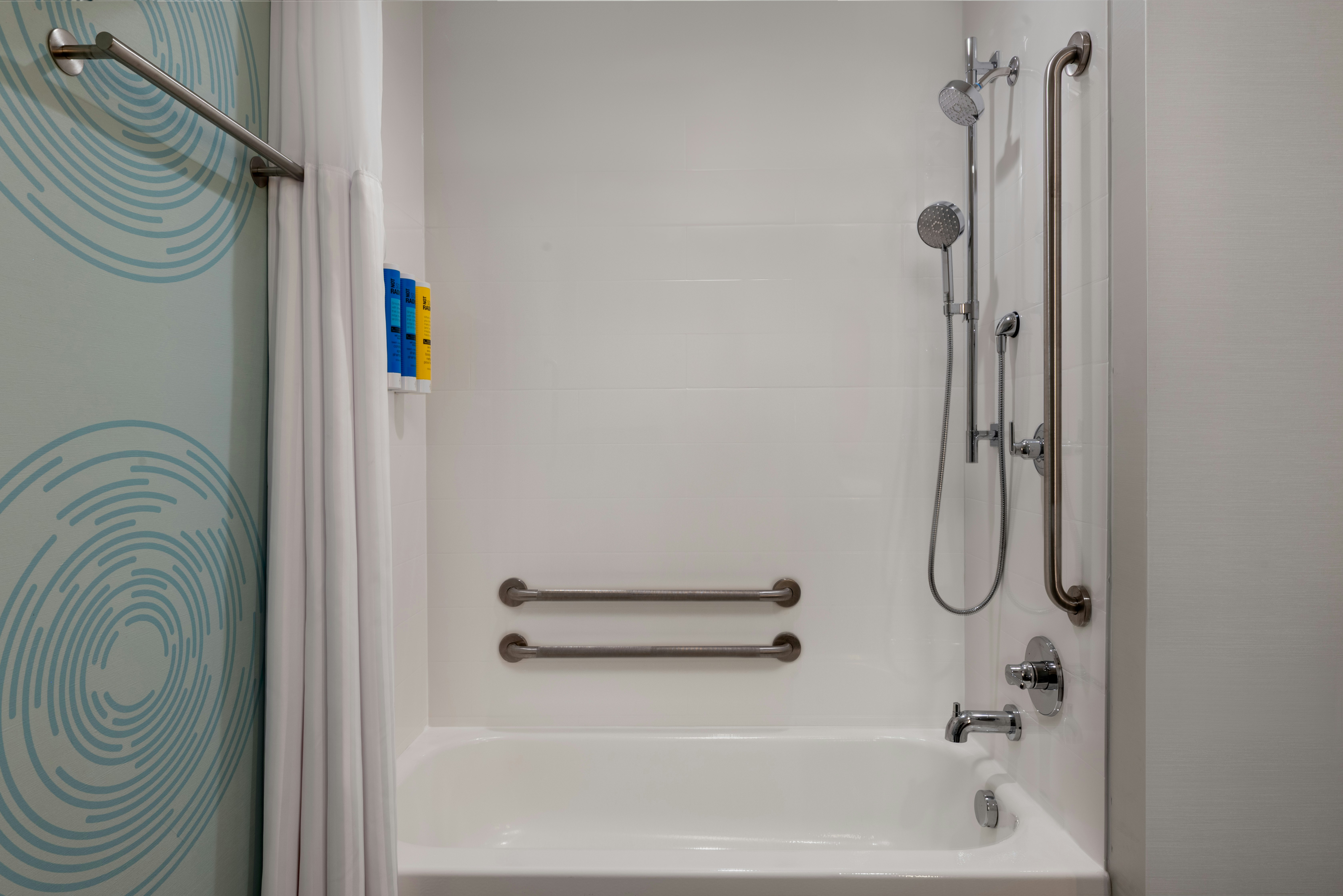 1 KING ACCESSIBLE TUB