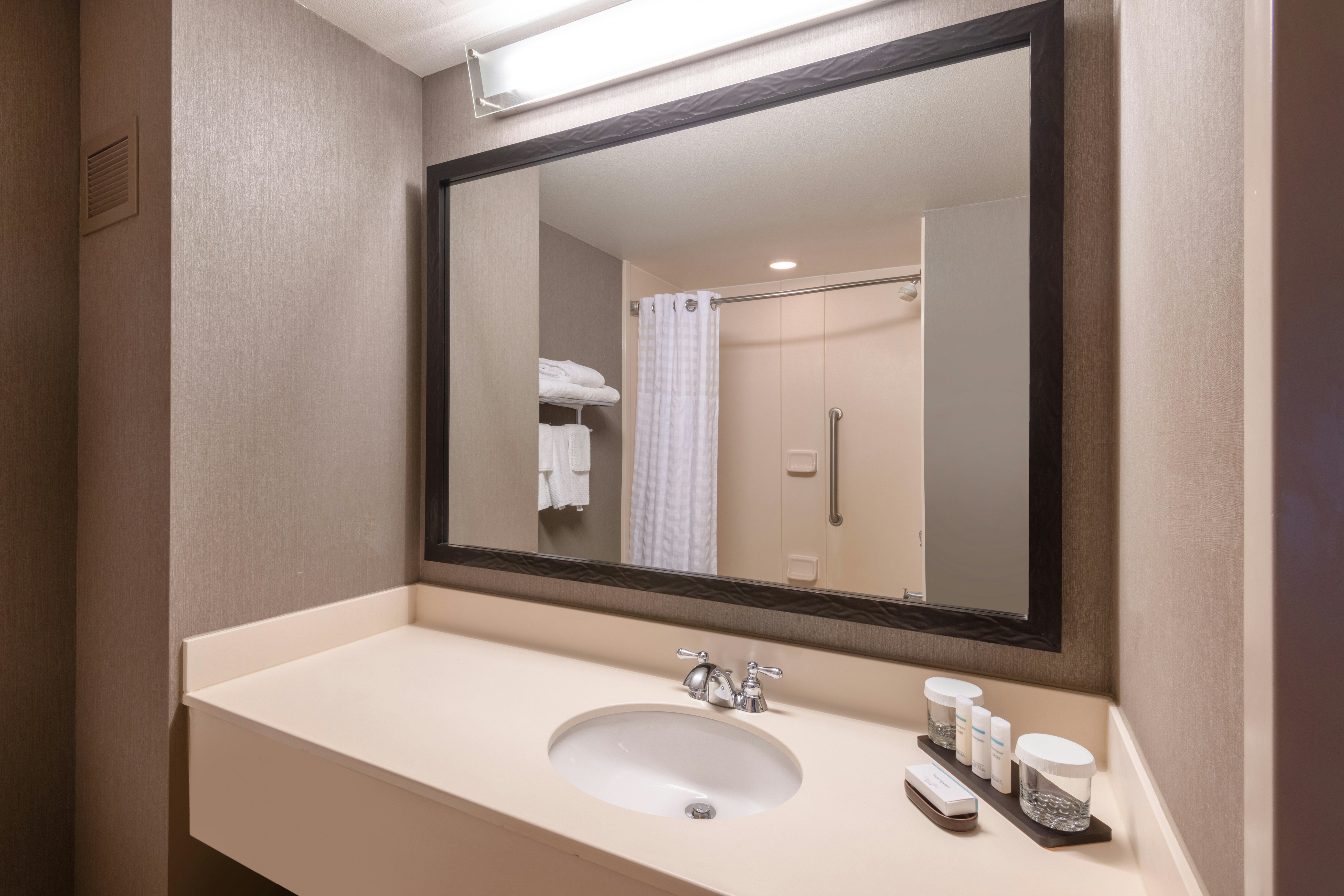 Embassy Suites Northwest Arkansas – Hotel, Spa & Convention Center