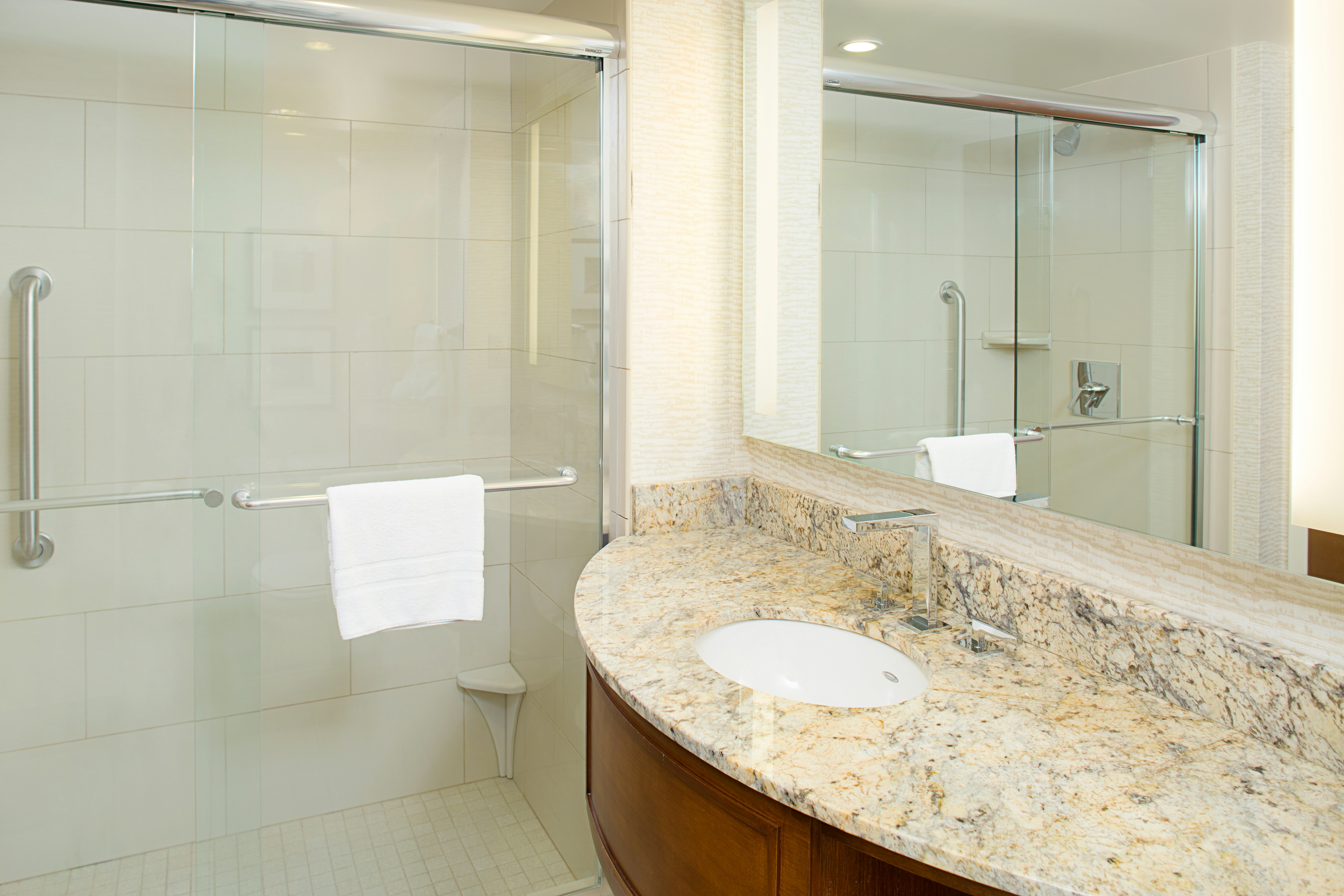 1 KING DELUXE WATER VIEW