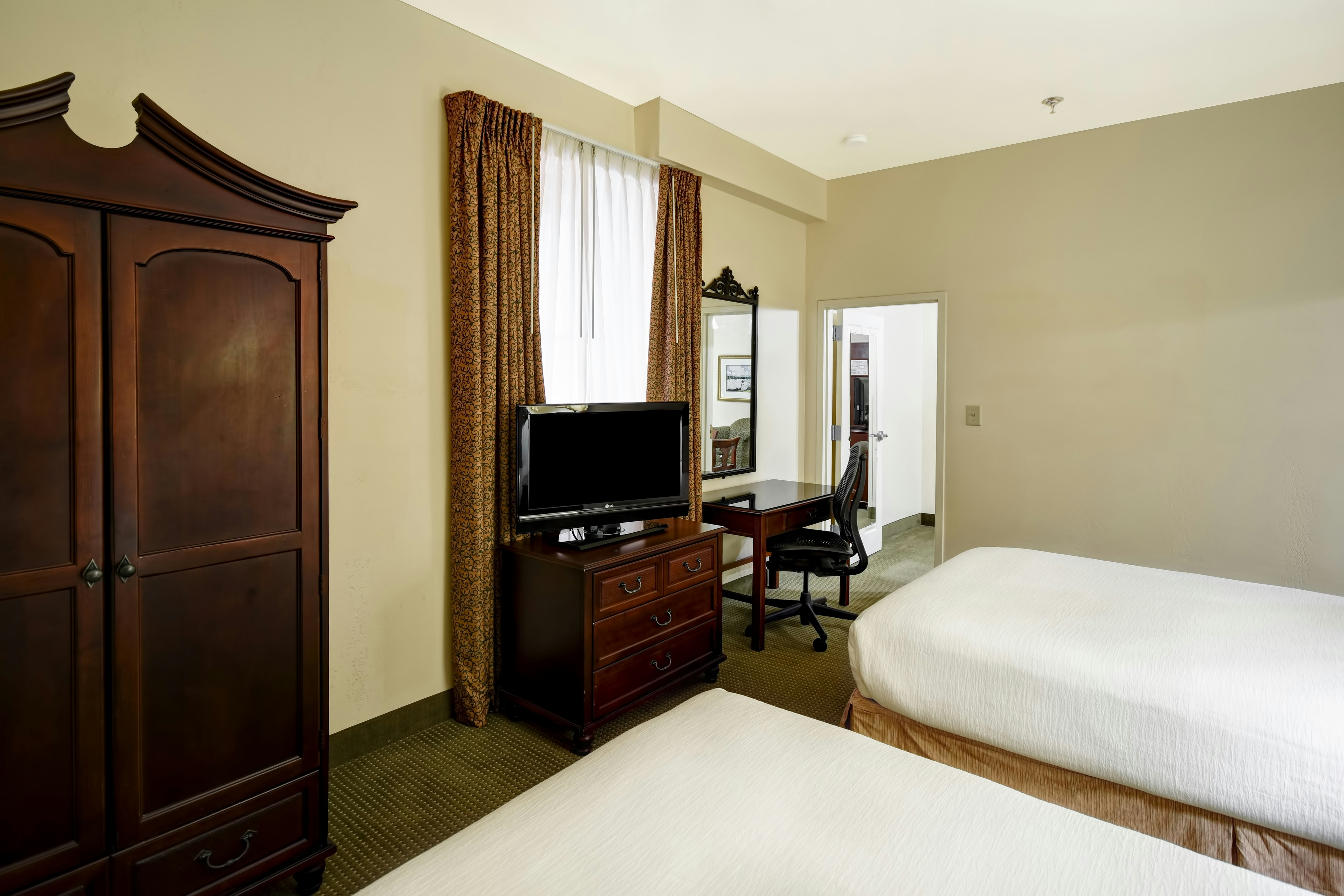 2 DOUBLE SUITE PARK VIEW