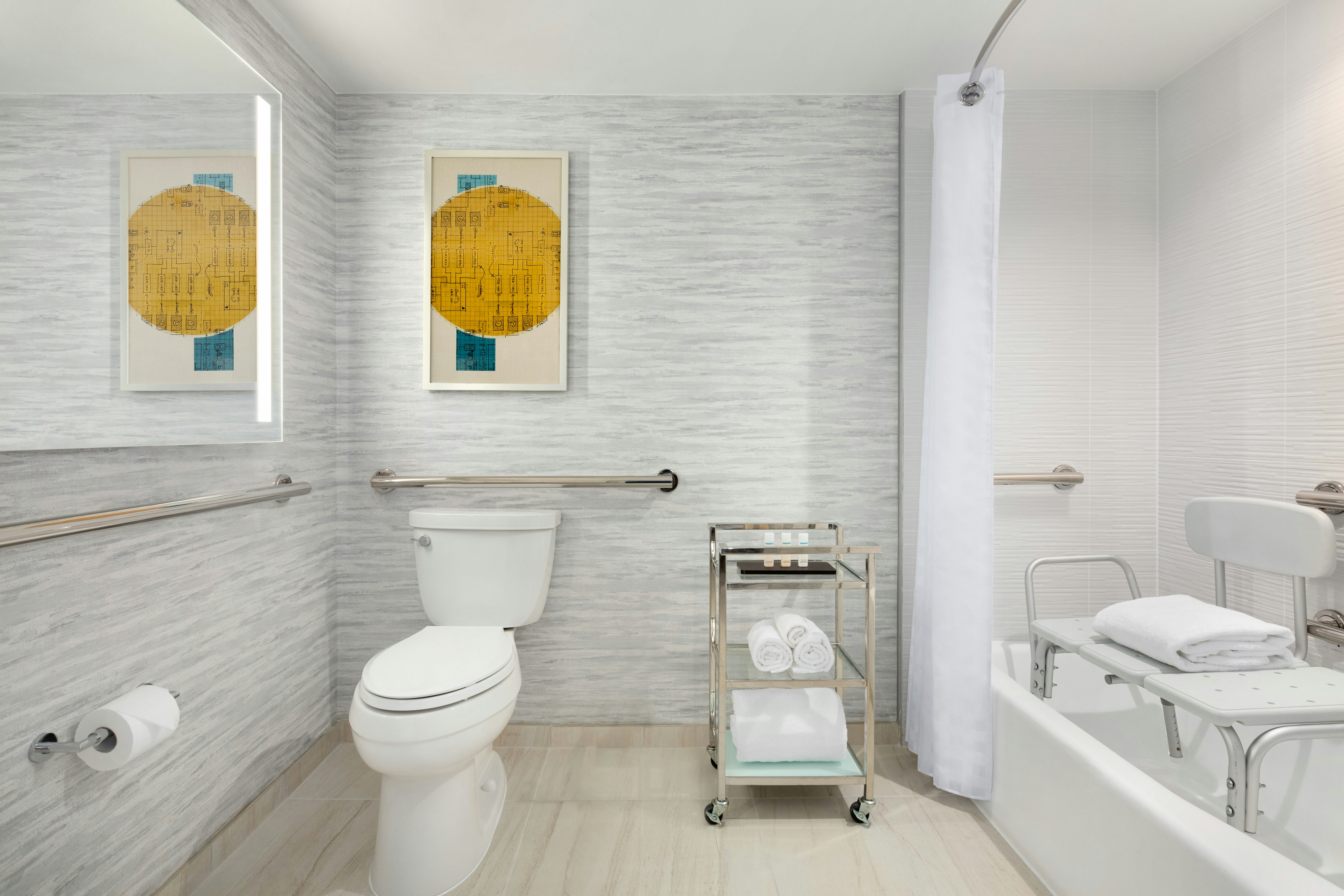 1 KING SUITE ACCESS TUB NS