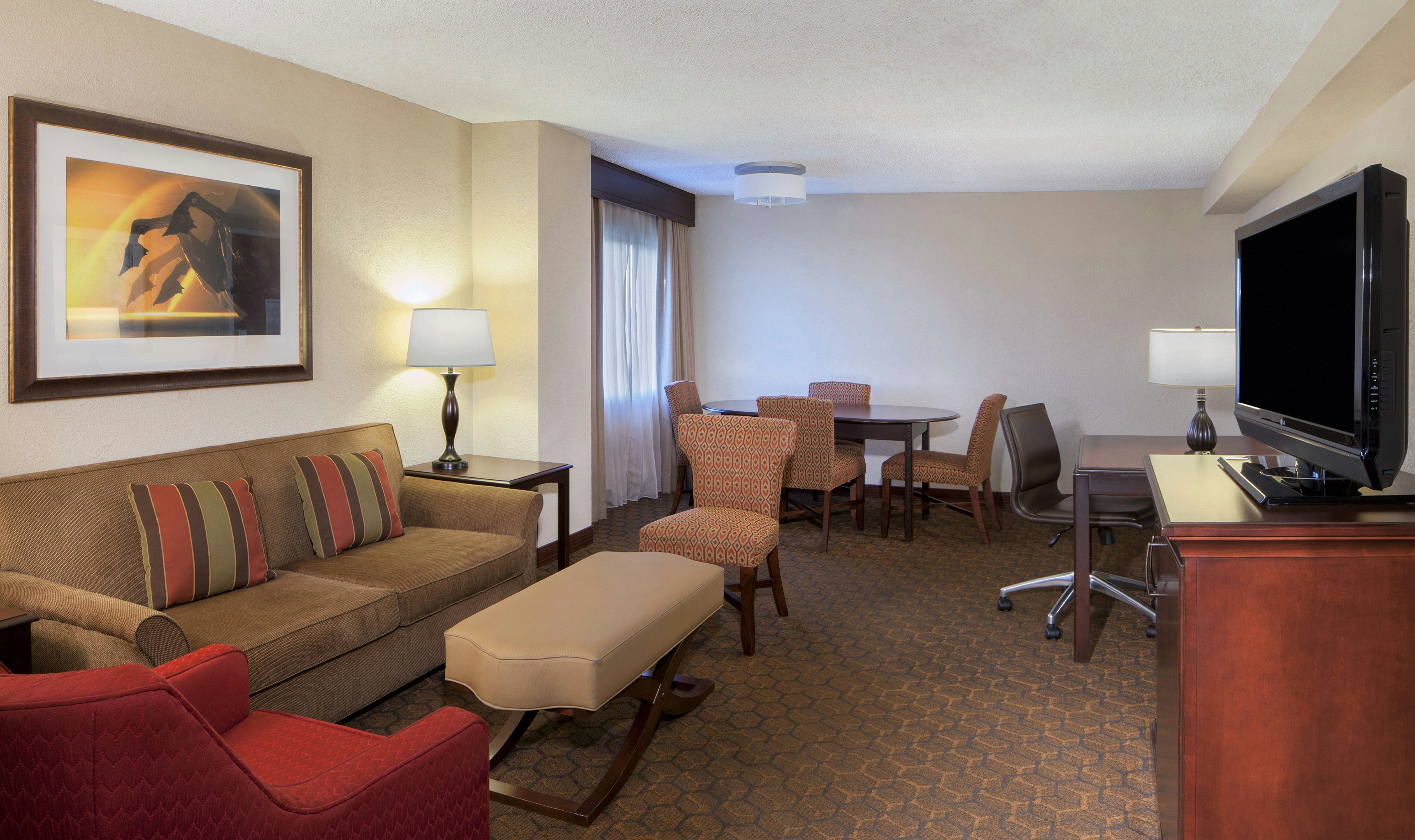 1 KING 1 BDRM CORNER SUITE