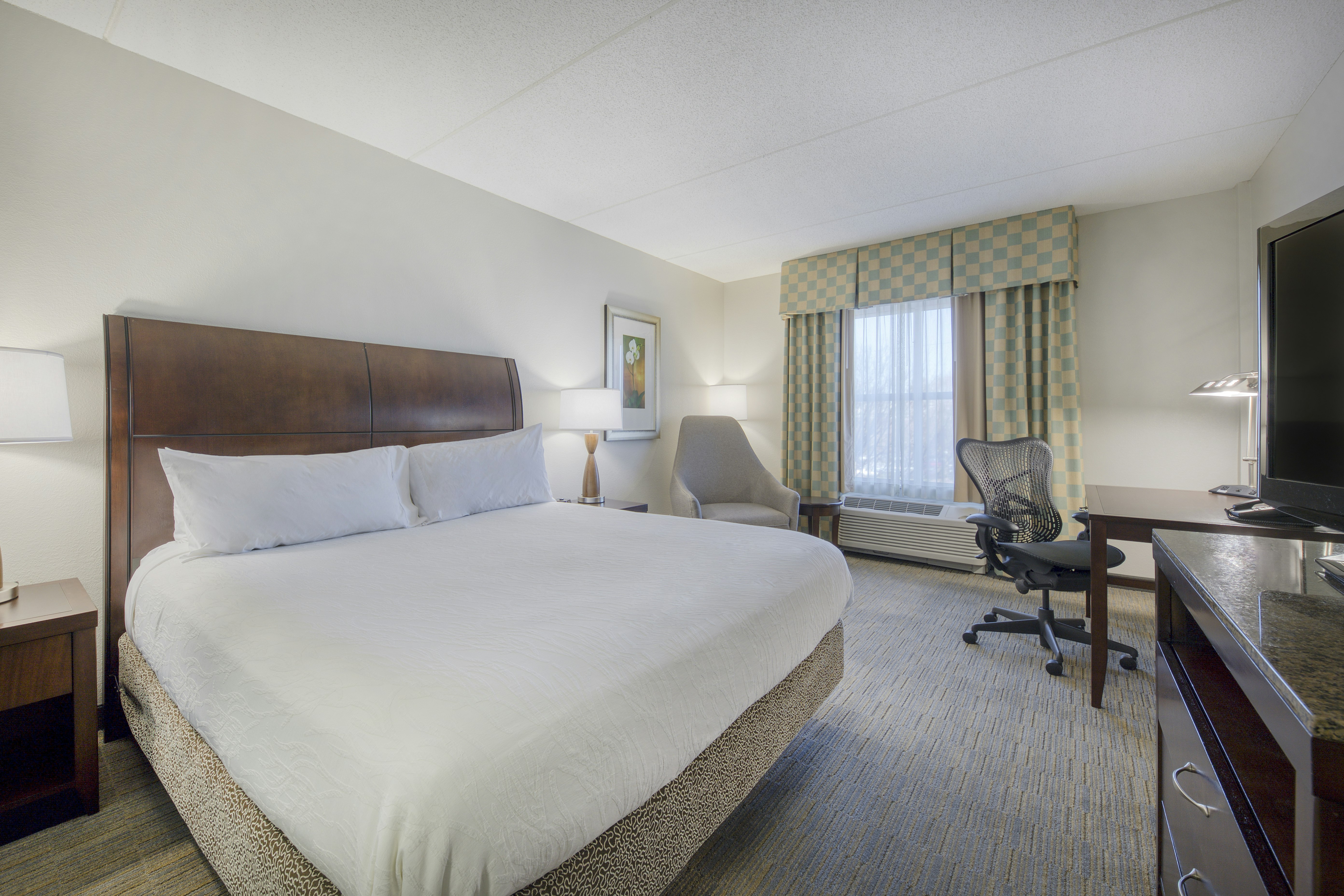 1 KING BED