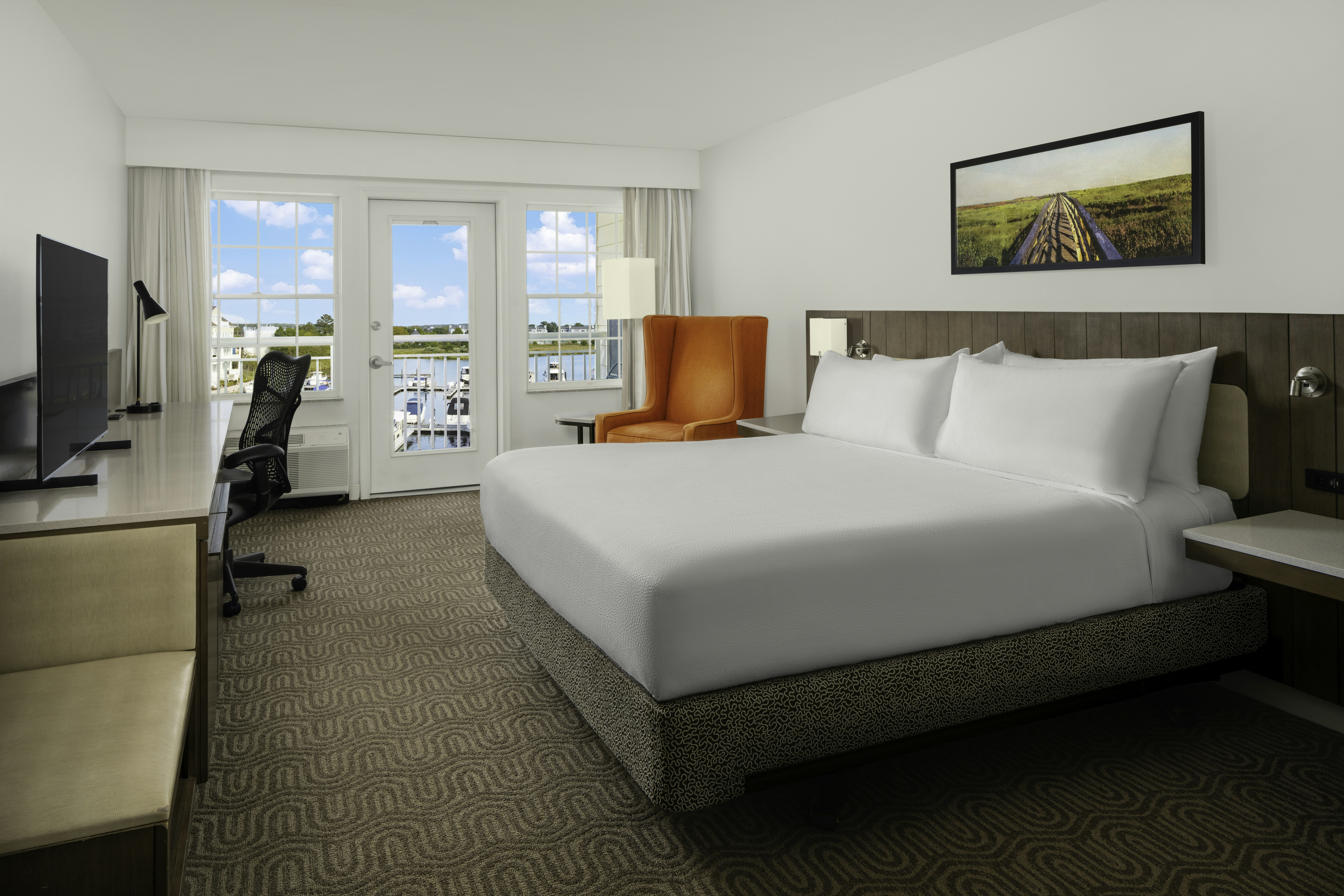 1 KING BED WITH BALCONY