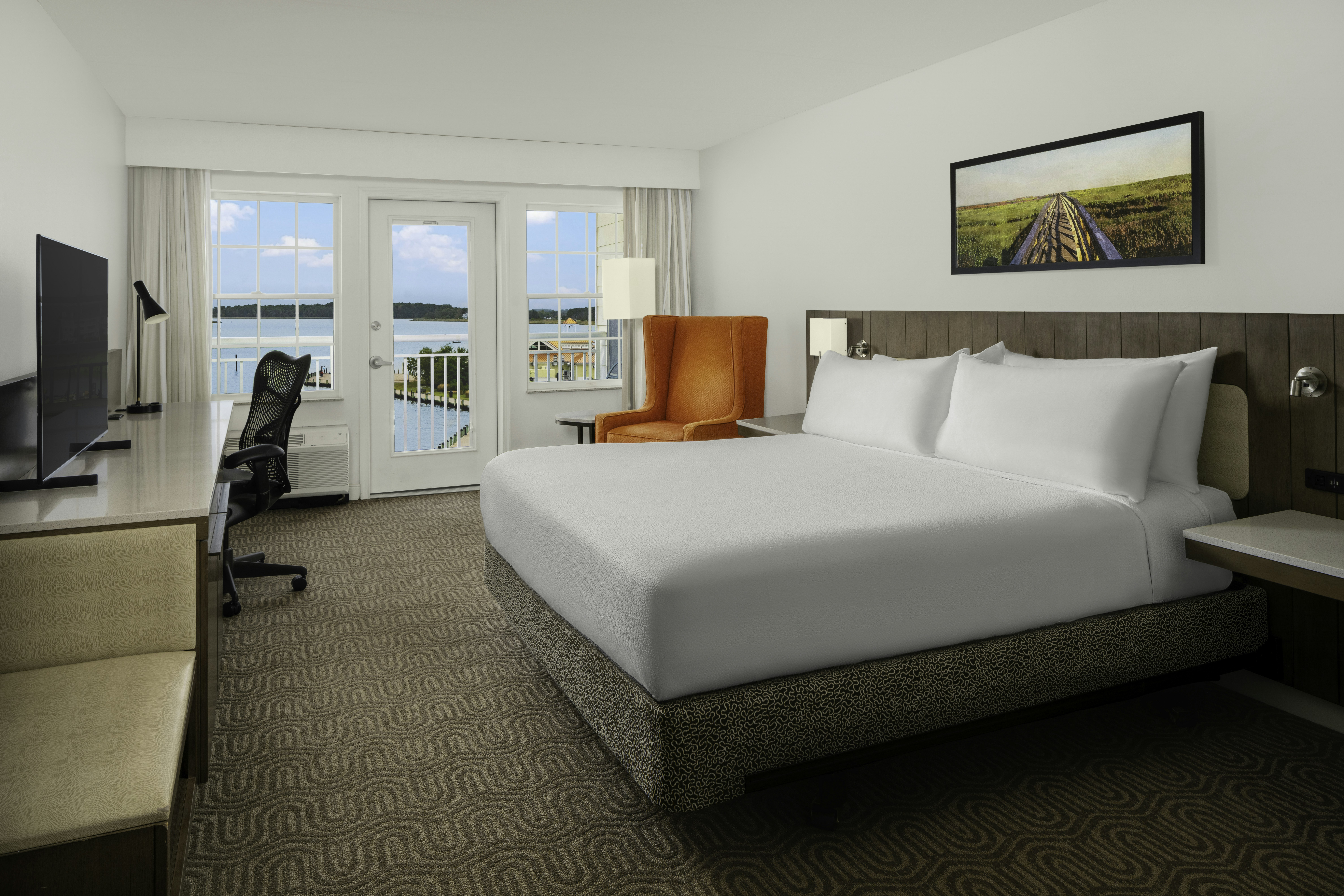 1 KING BED