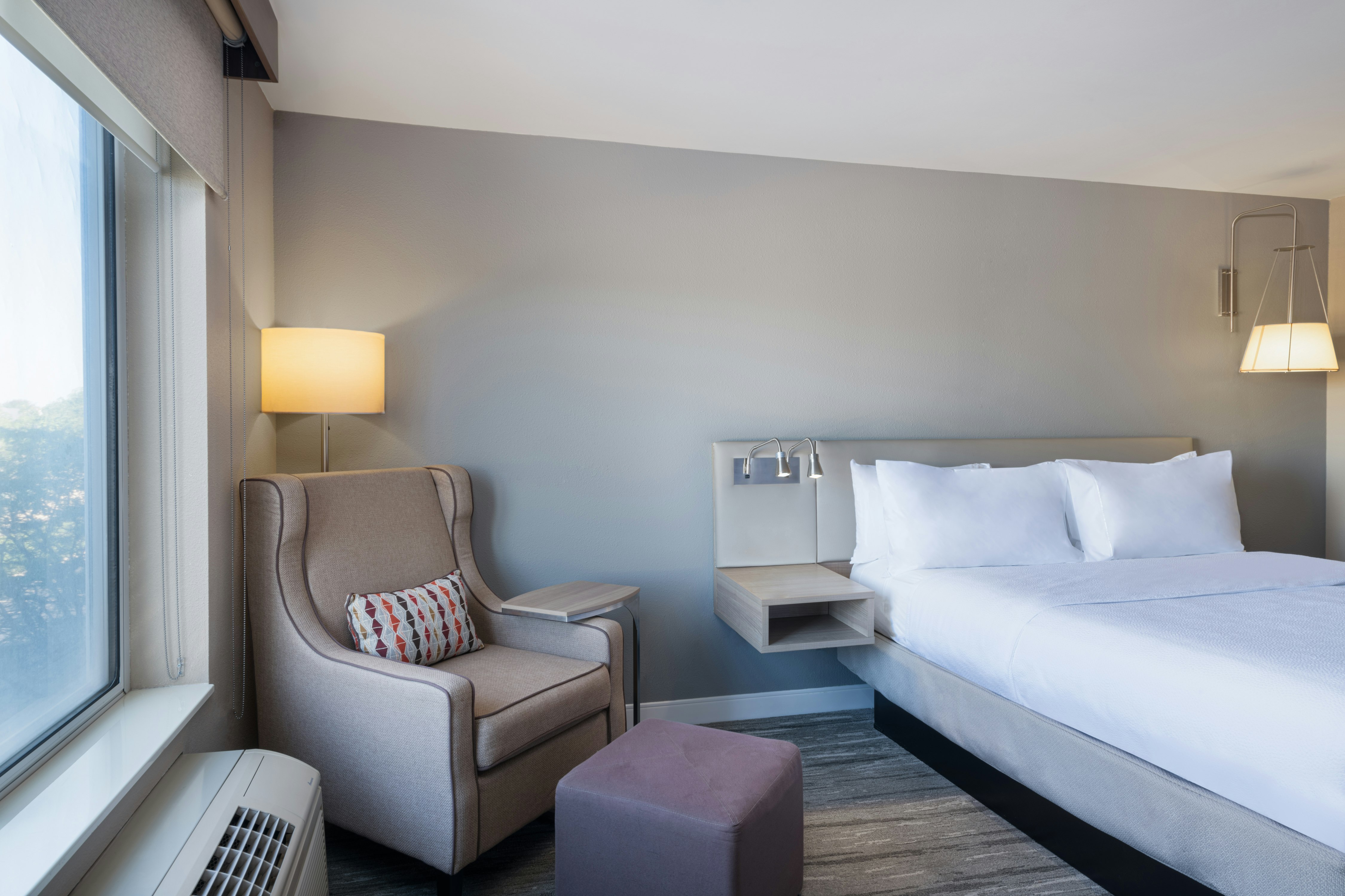 1 KING BED