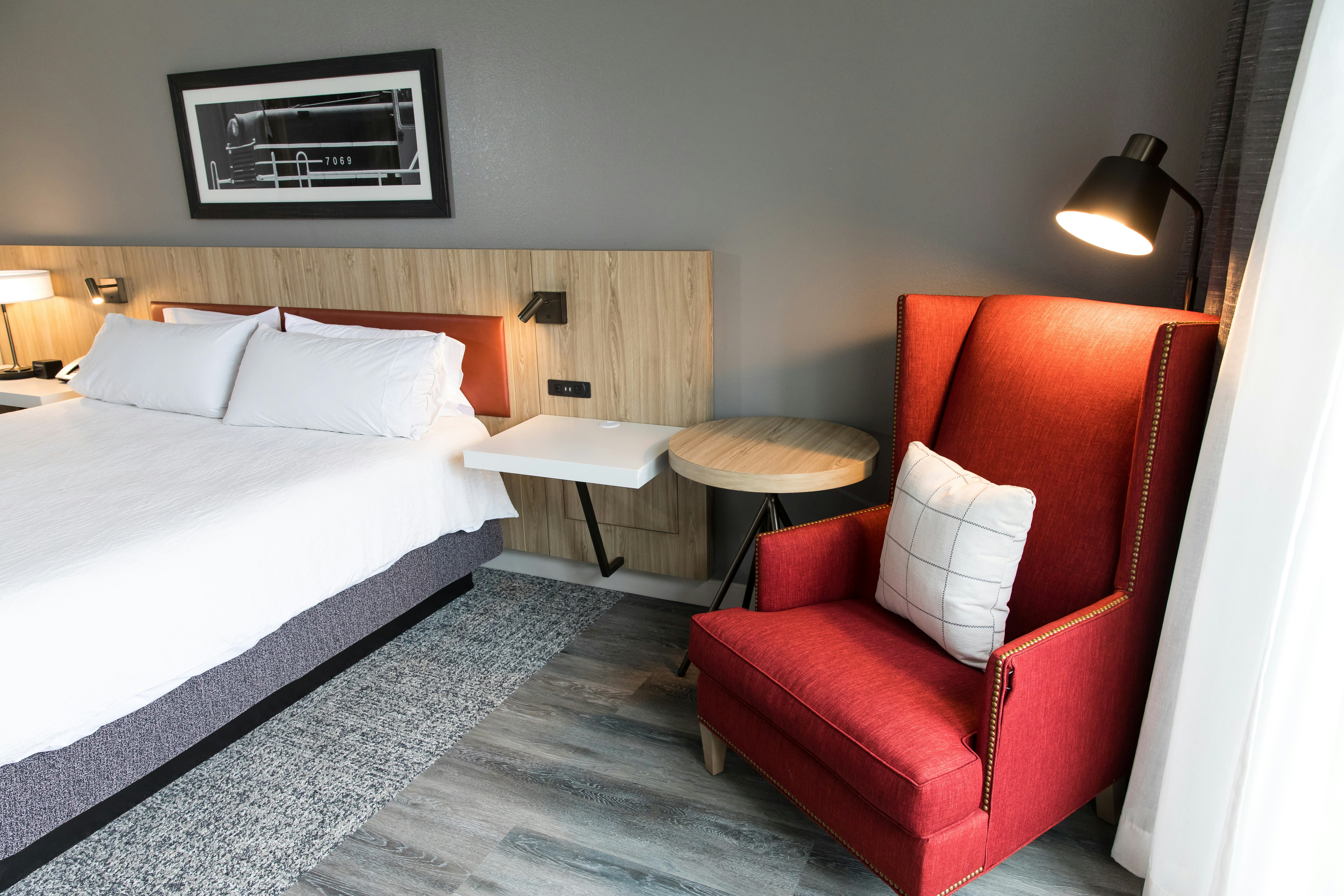 1 KING BED WITH BALCONY