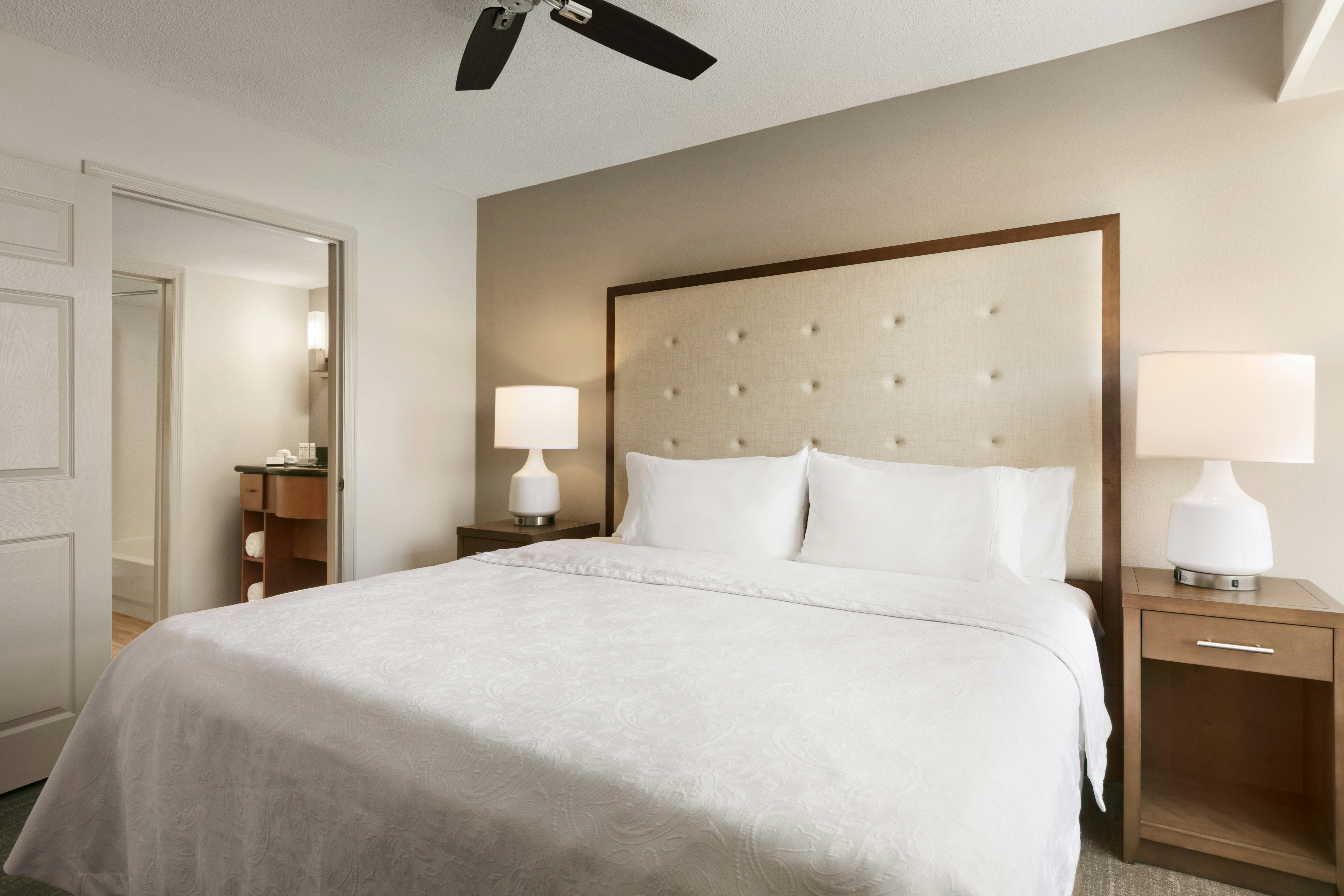 Homewood Suites by Hilton Kansas City – Airport