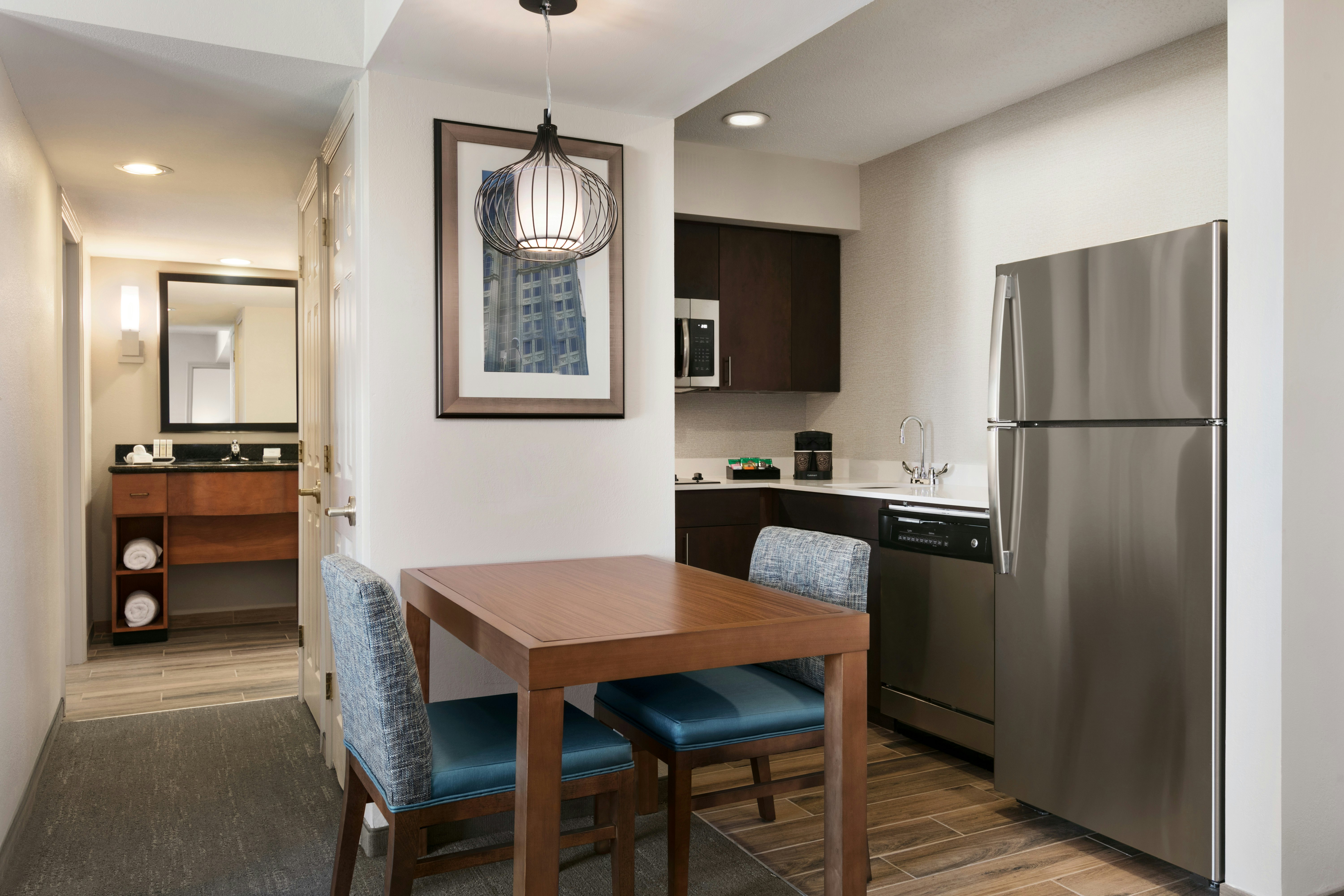 2 KINGS 2BDRM SUITE NOSMOK