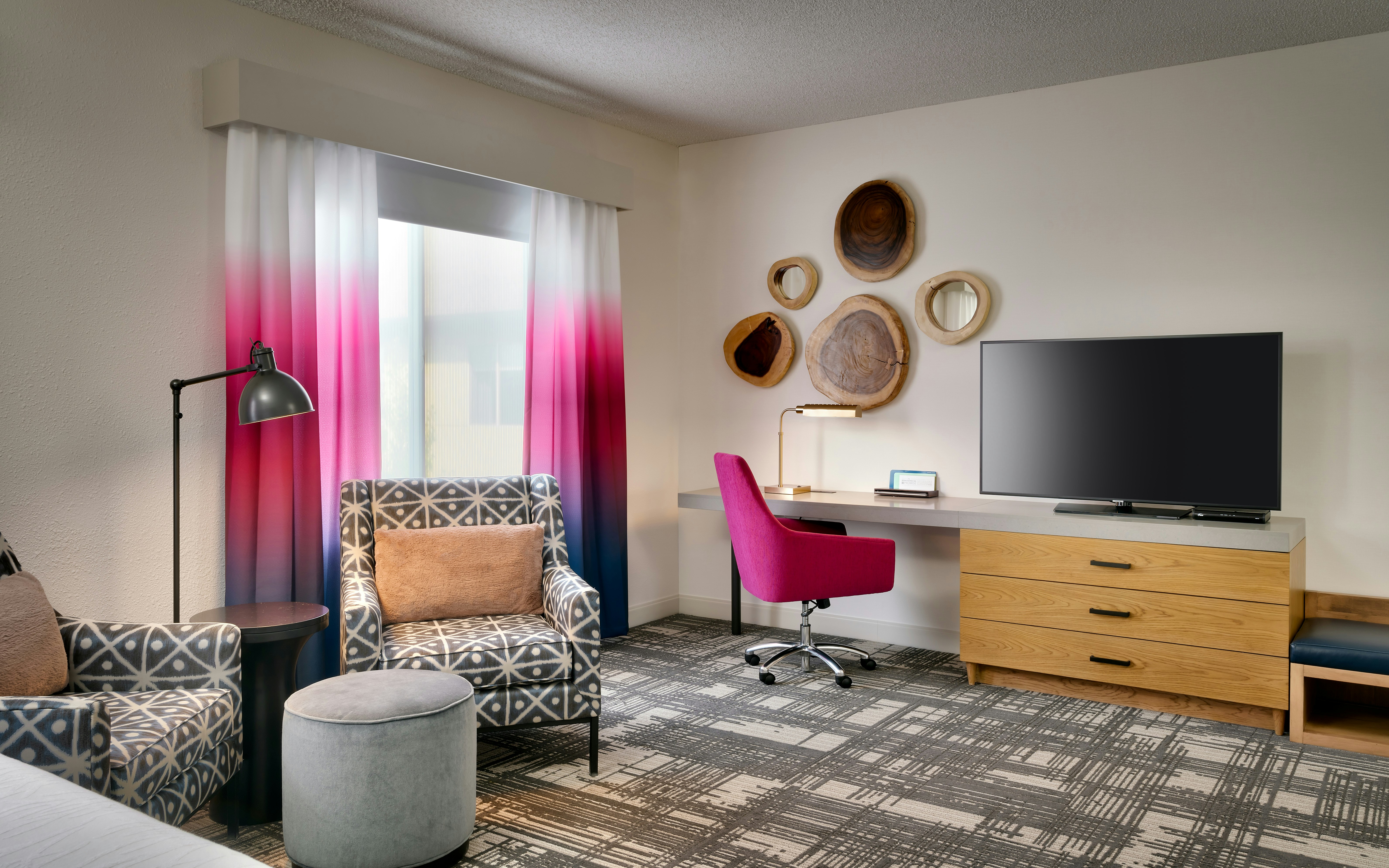 1 KING BUSINESS SUITE
