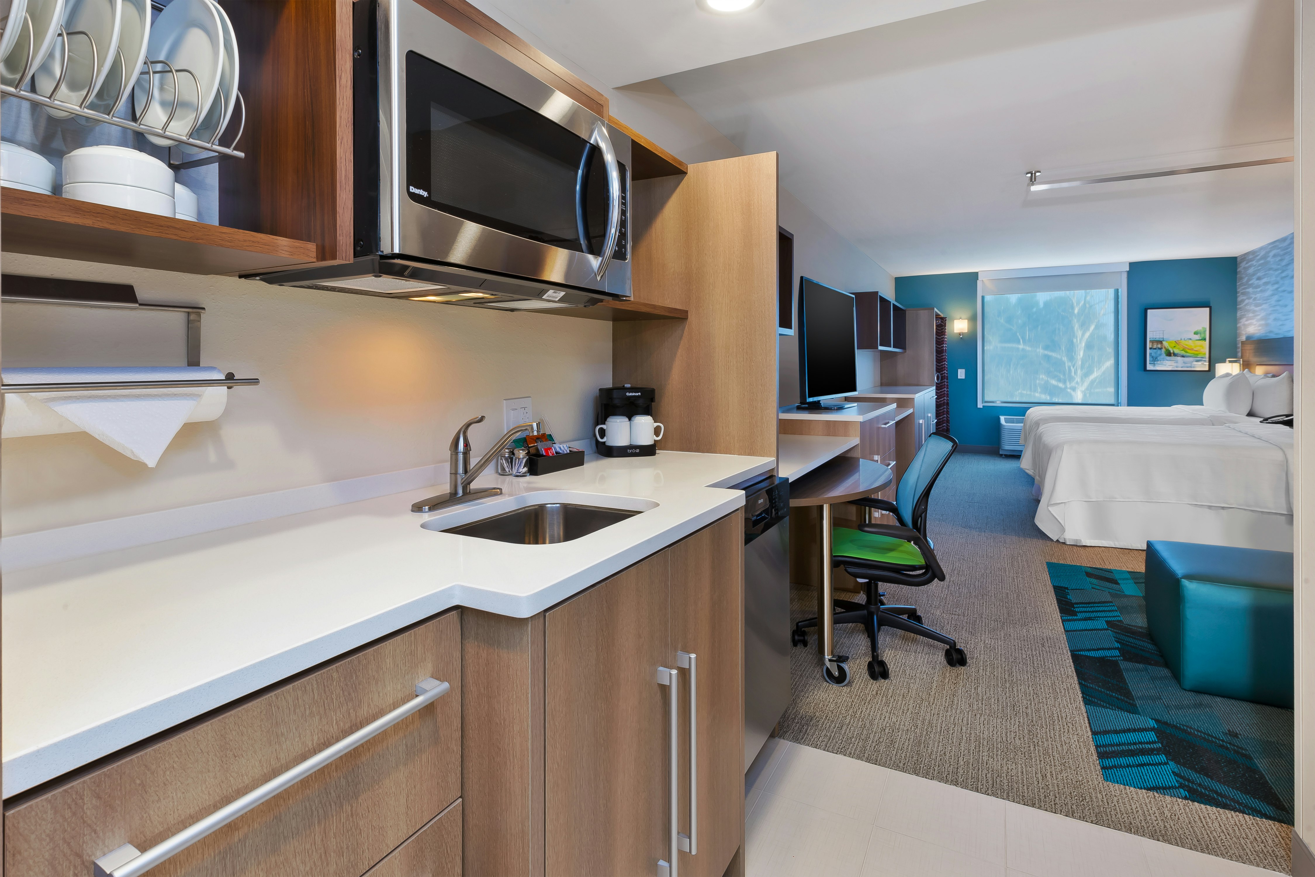 2 QN BEDS STUDIO NONSMOK