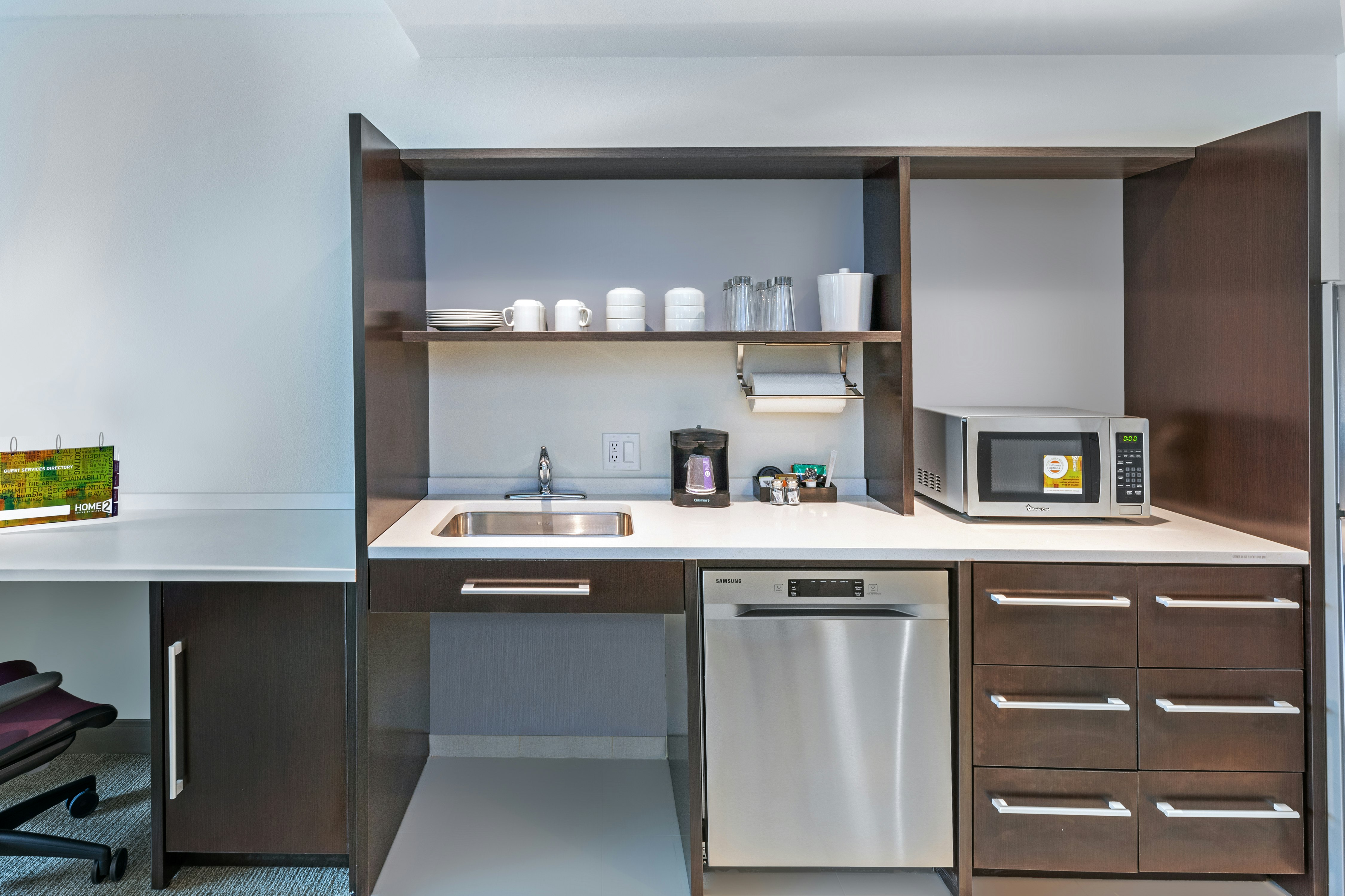 1QN MOB/HR RI SHWR STUDIO