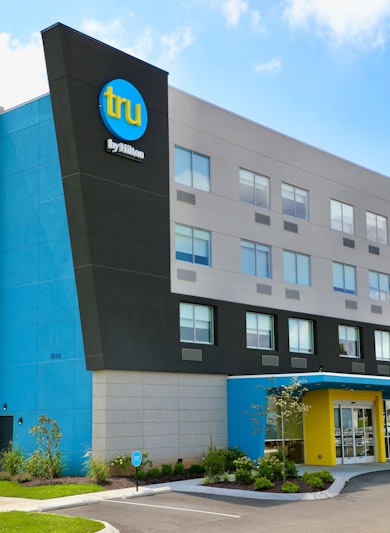 Tru by Hilton Clarksville