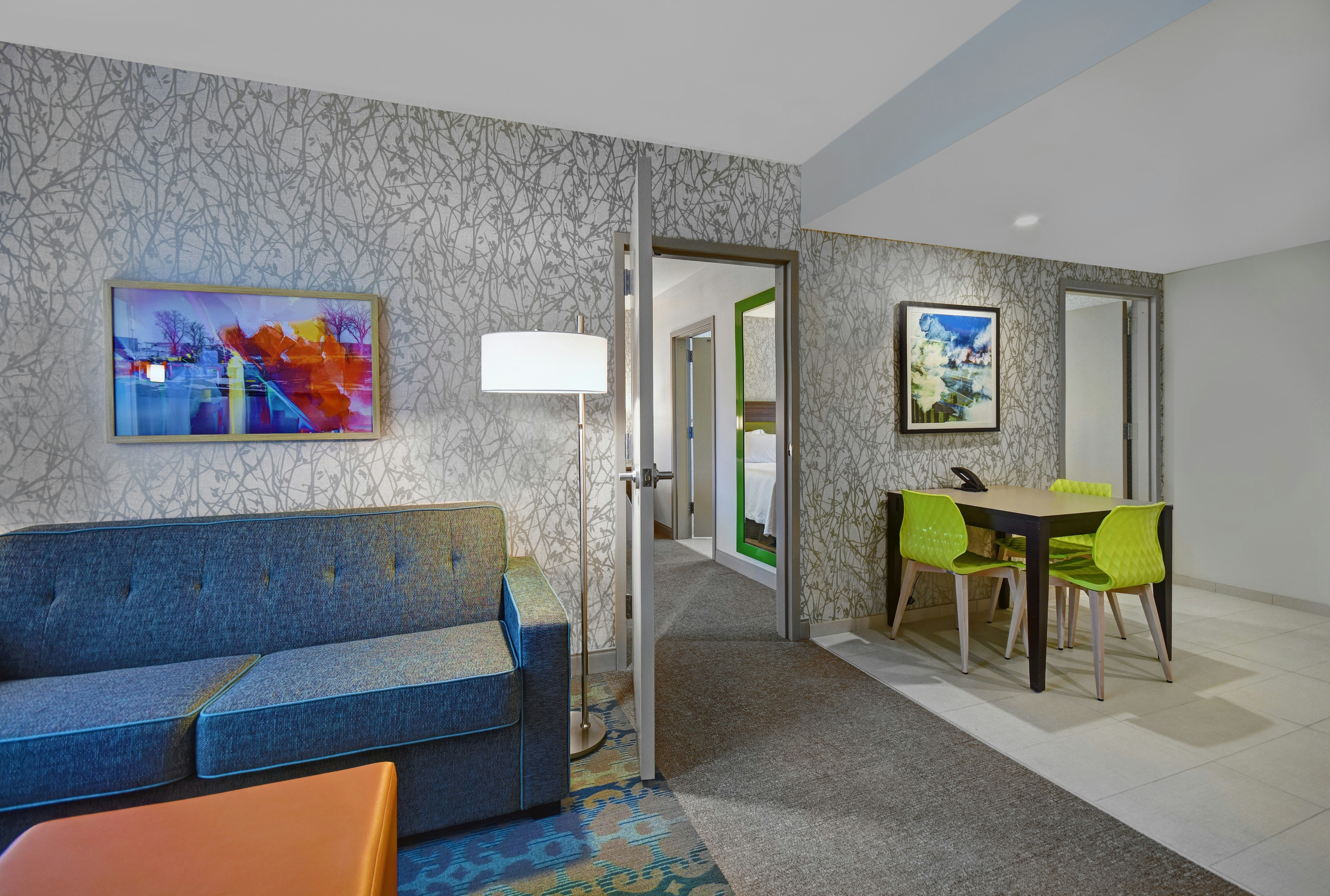 1 KING 1BDRM SUITE NONSMOK