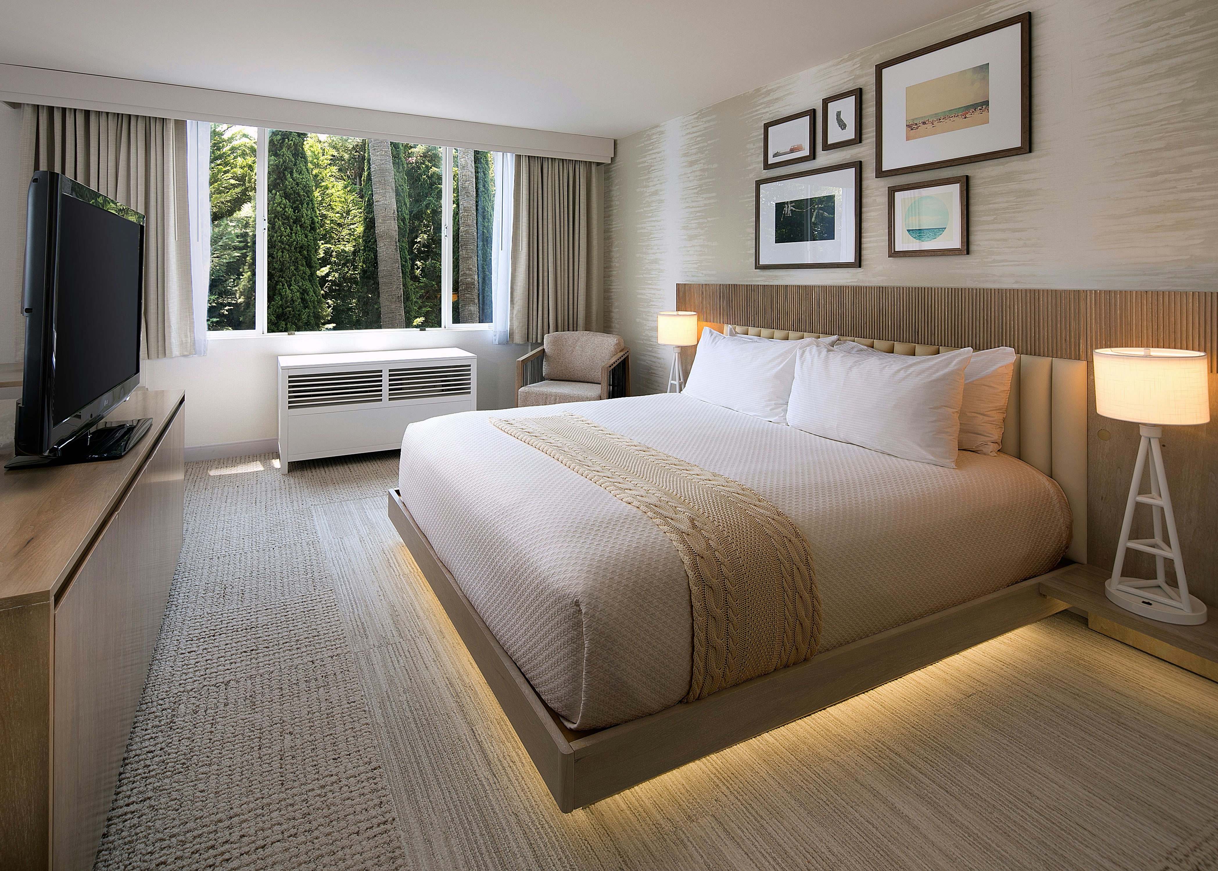 1 KING BED
