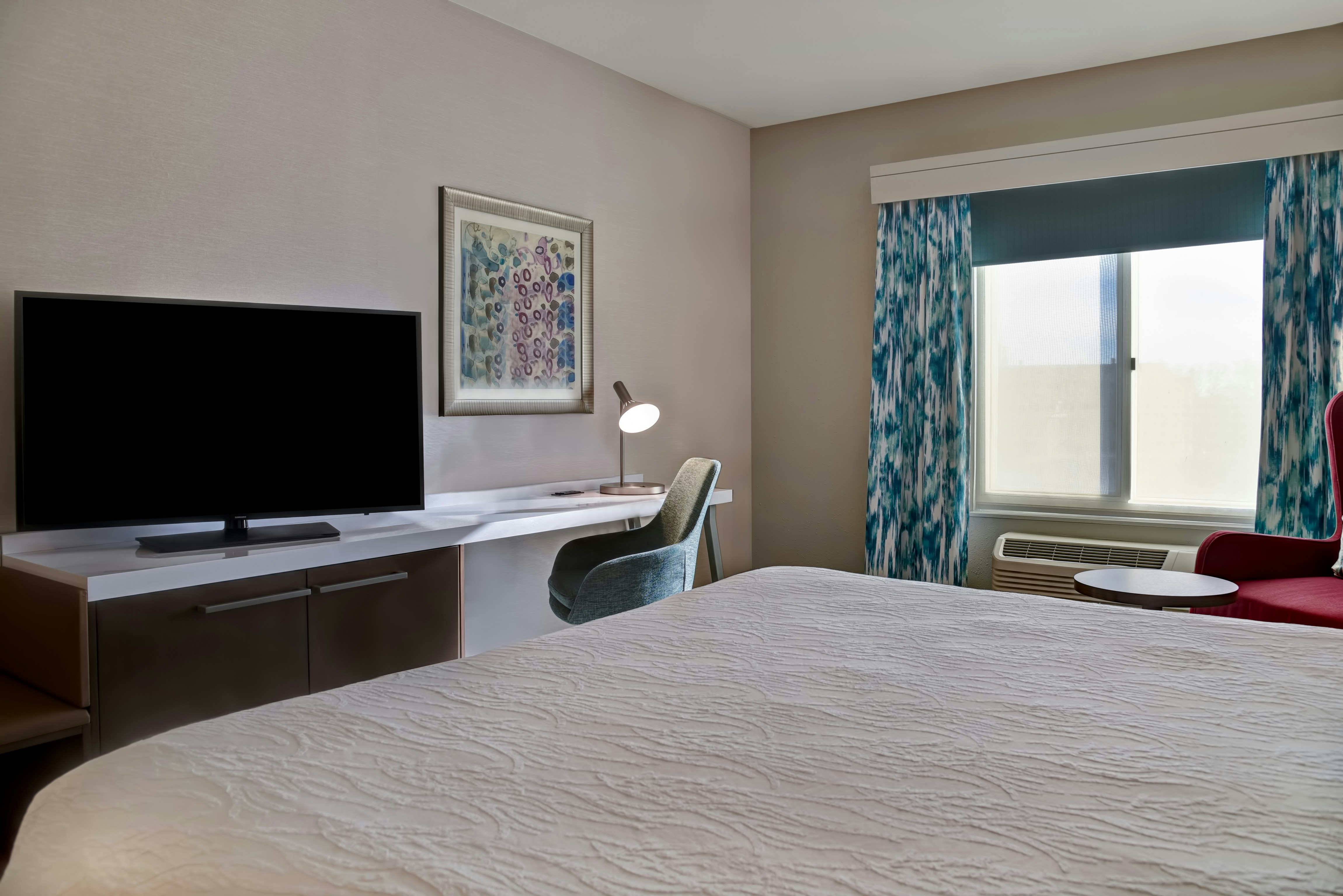 1 KING BED