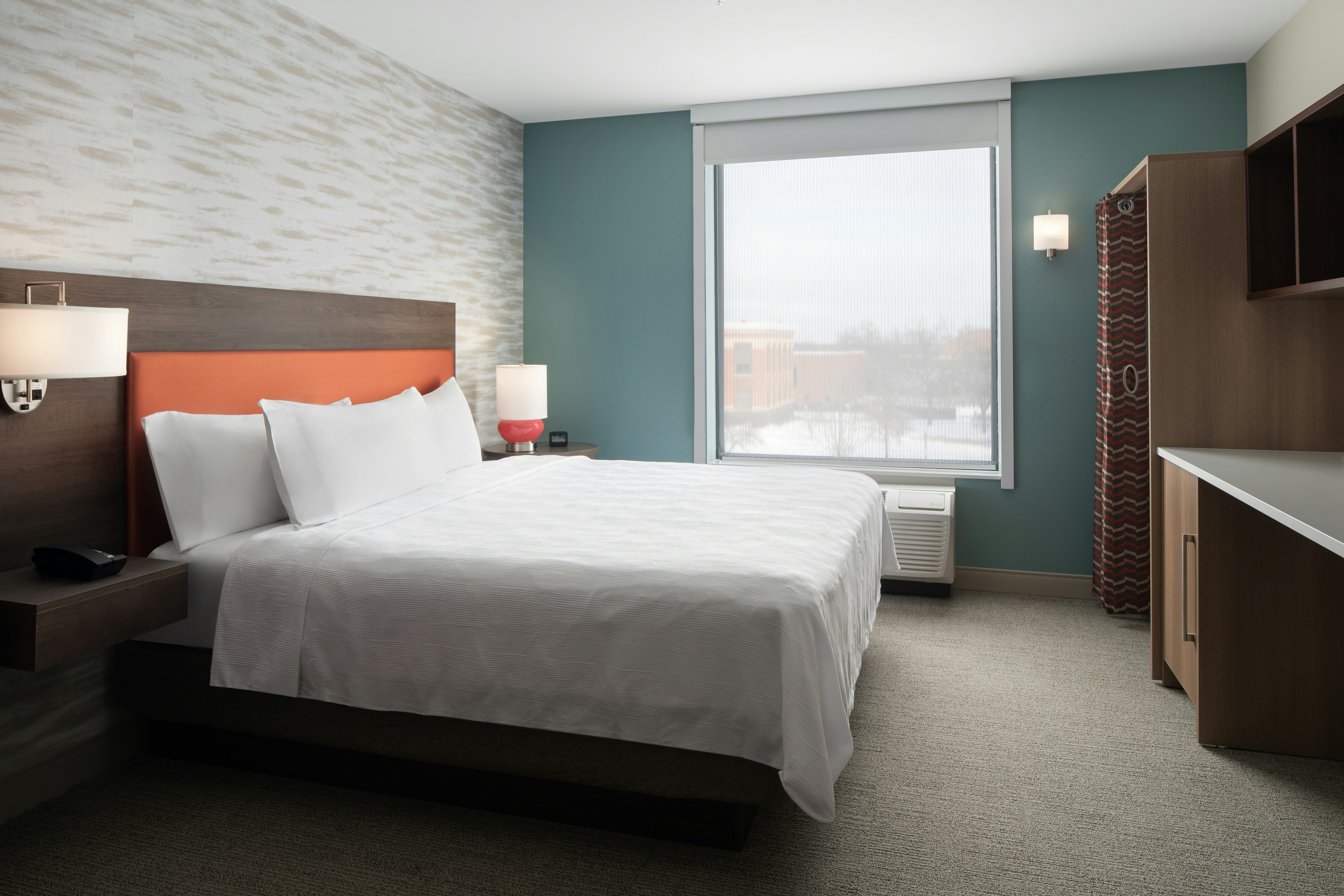 Home2 Suites Des Moines at Drake University