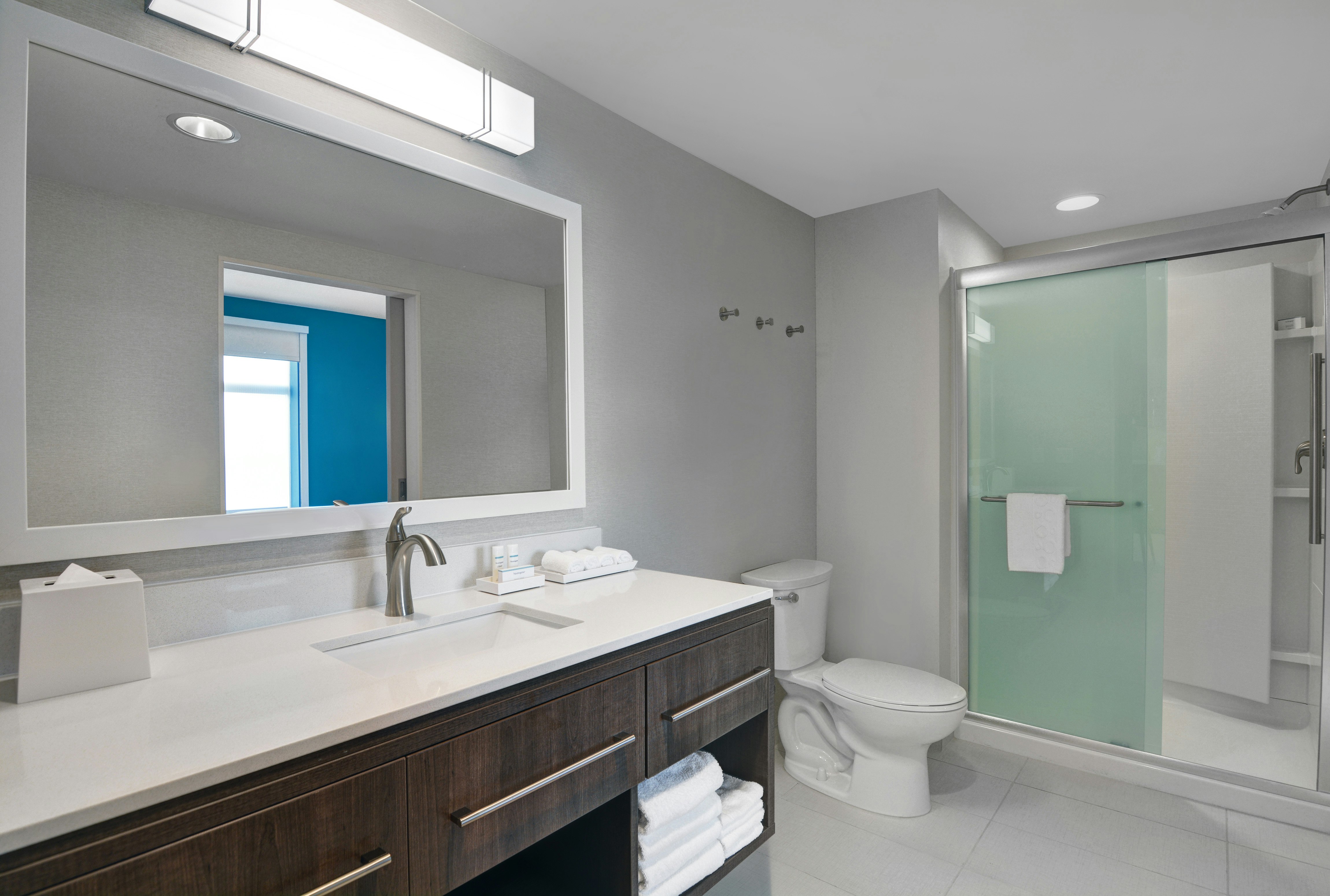 1 KING 1BDRM SUITE NONSMOK