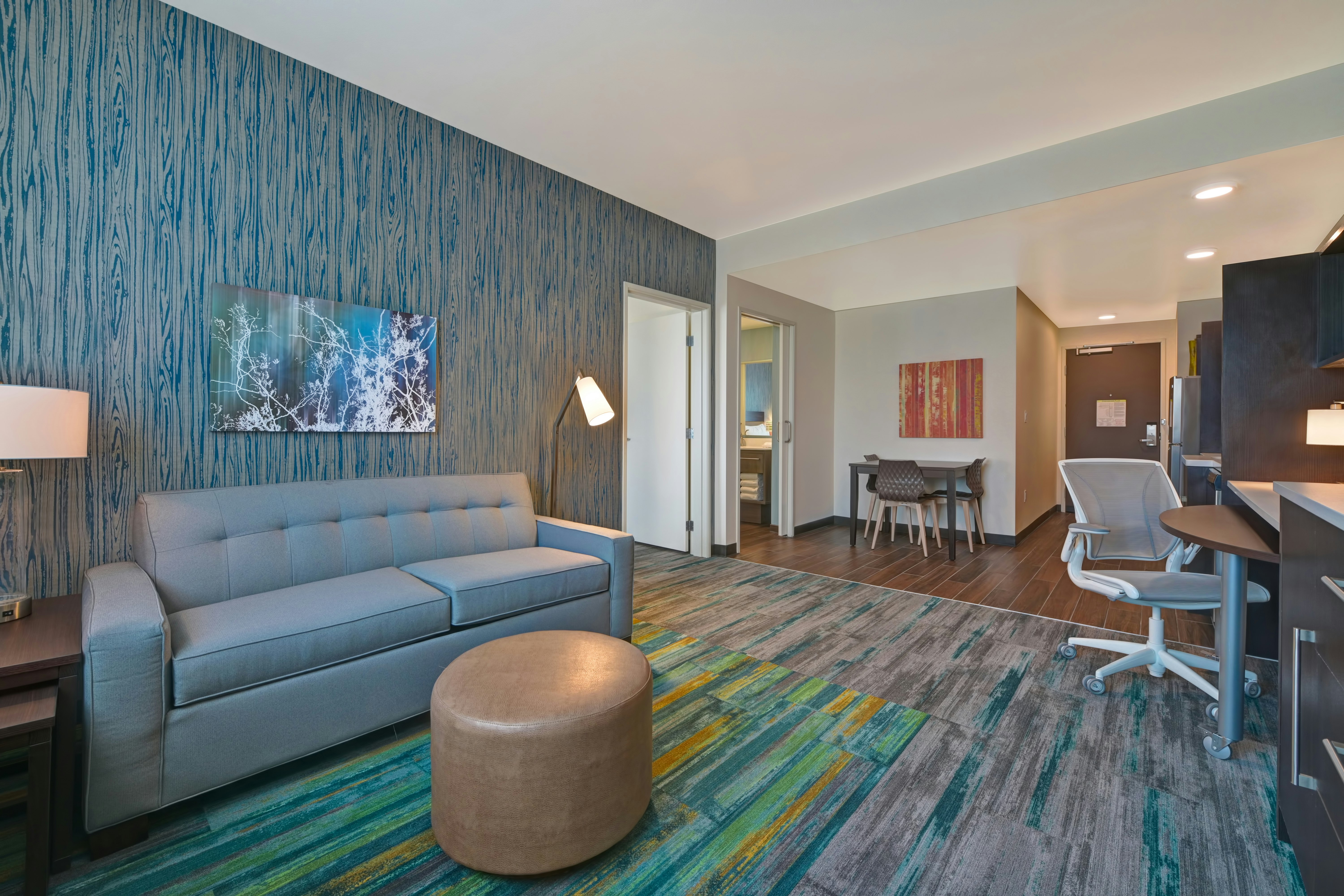 1 KING 1BDRM SUITE NONSMOK
