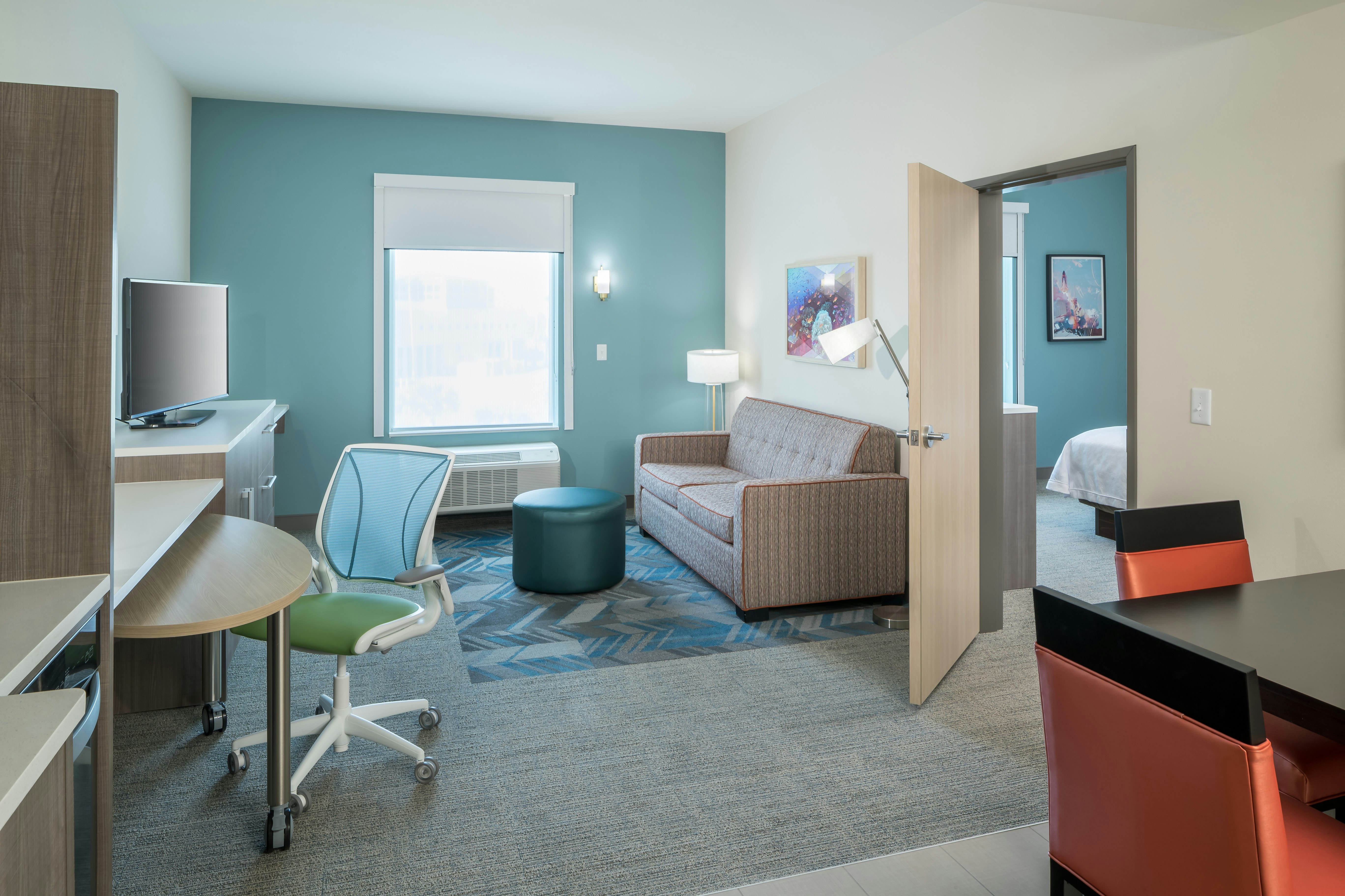 1 KING 1BDRM SUITE NONSMOK