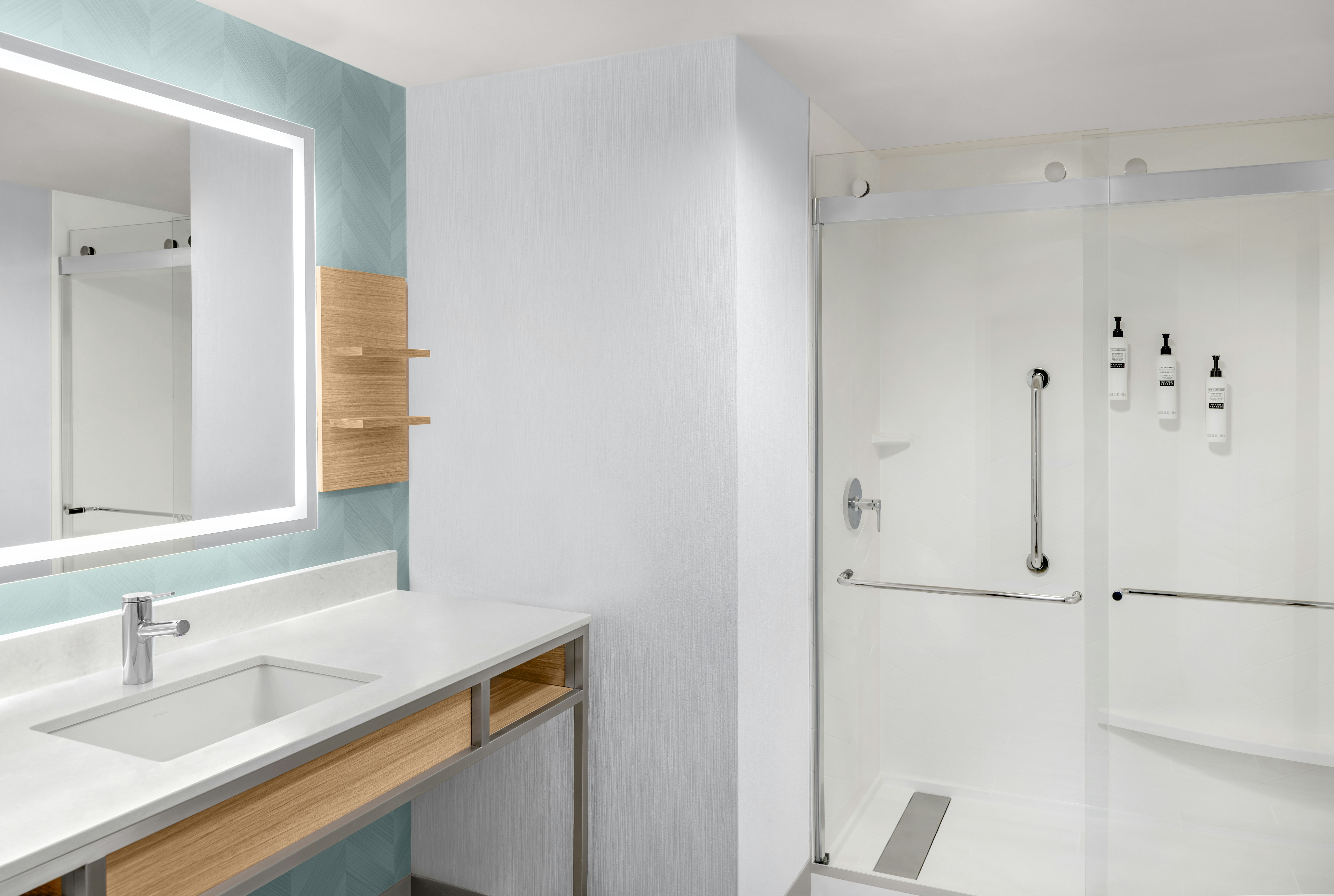 1 KING 1 BEDROOM SUITE