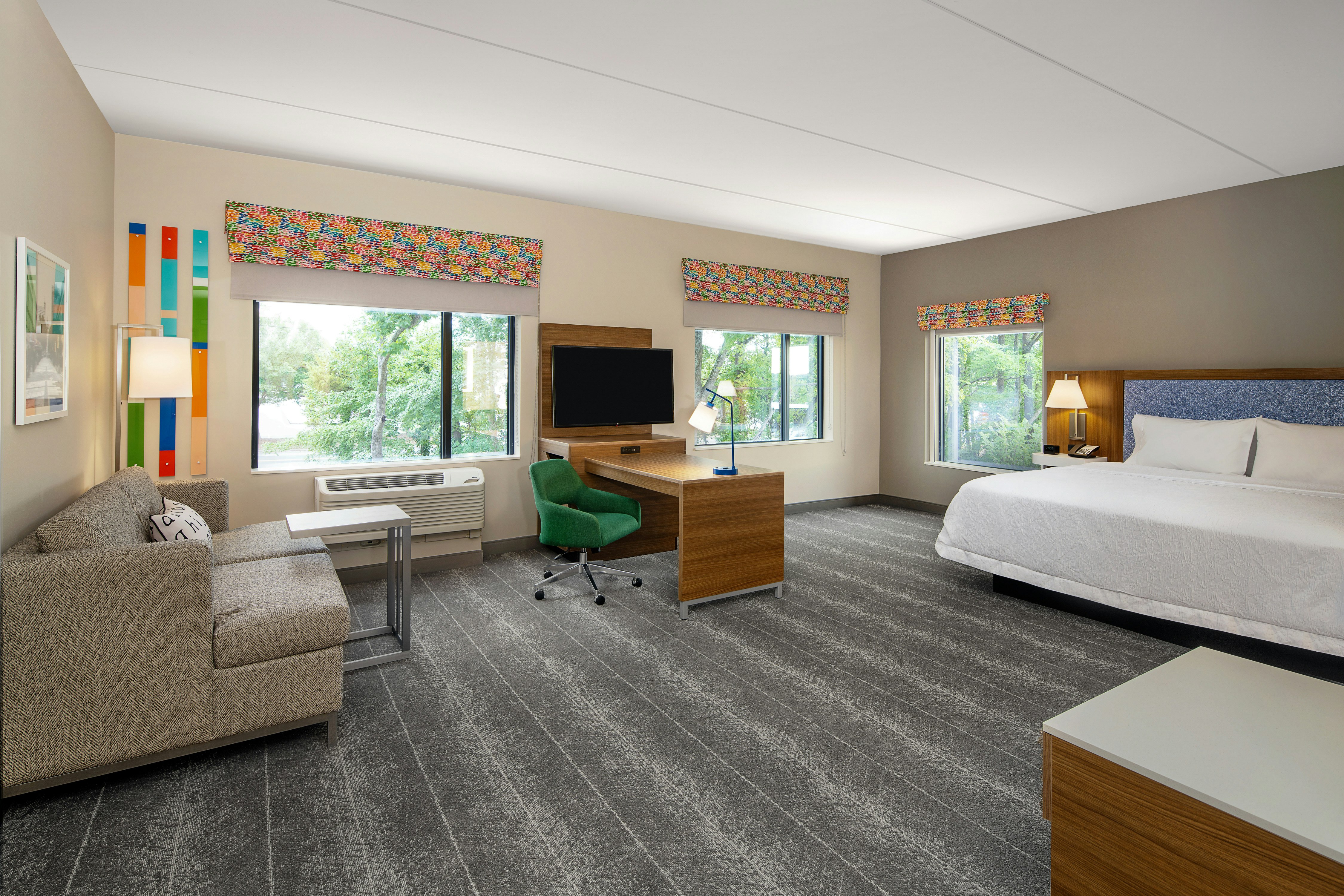 1 KING CRN STUDIO SUITE NS