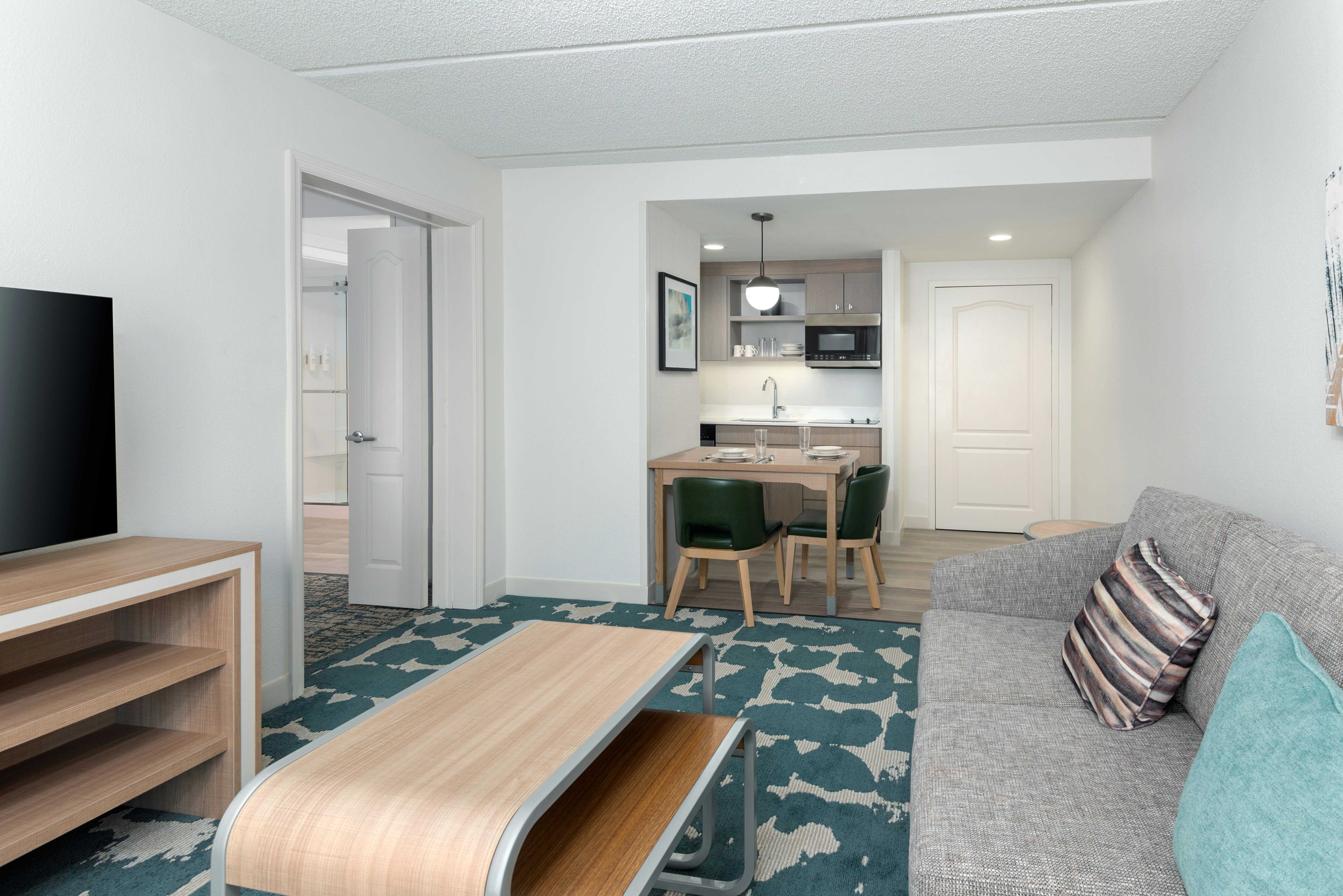 Homewood Suites by Hilton Orlando – Nearest to Universal Studios