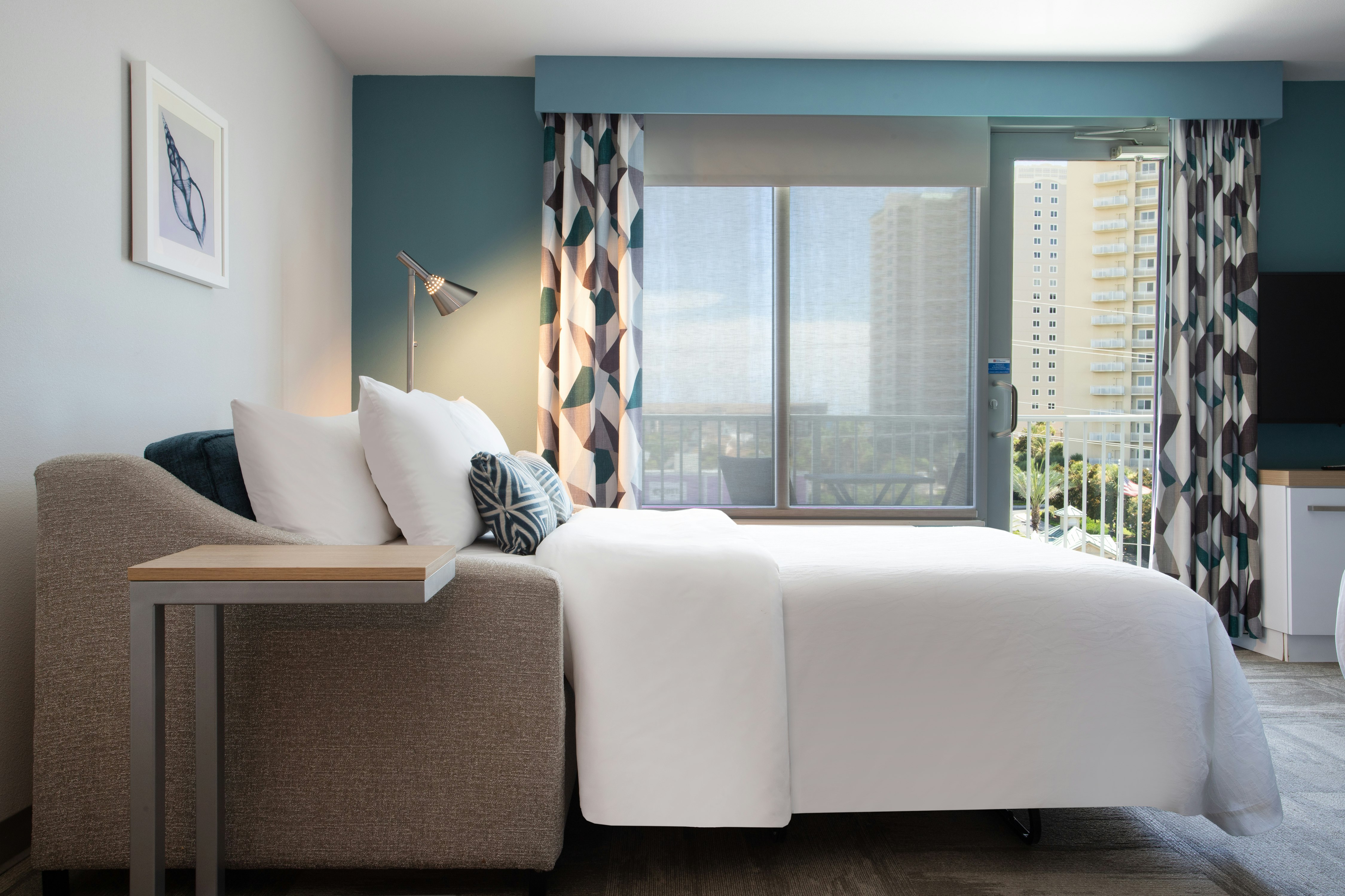 KING W/ BALCONY SOFA BED