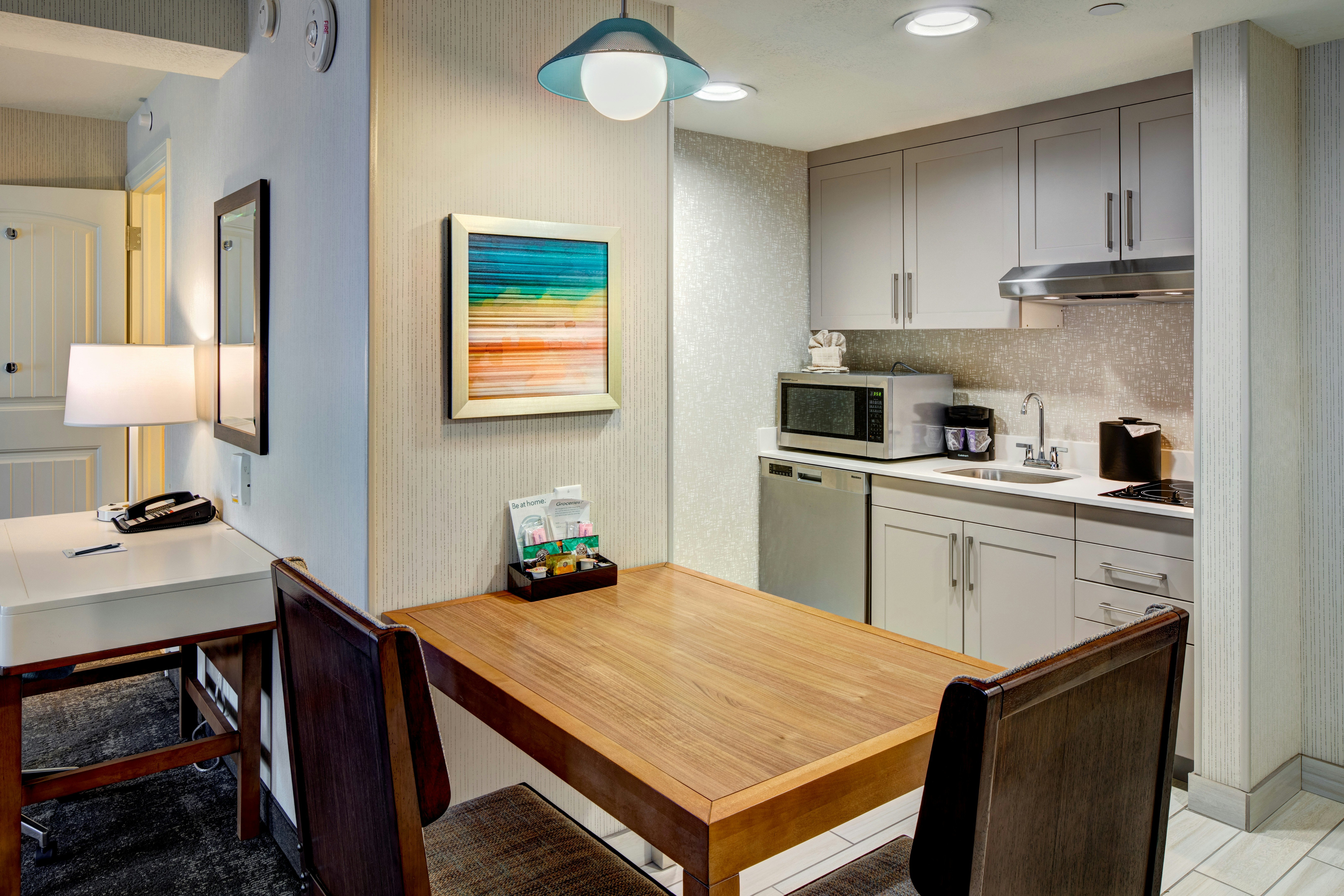 1 KG 2QUEENS 2 BEDROOM STE