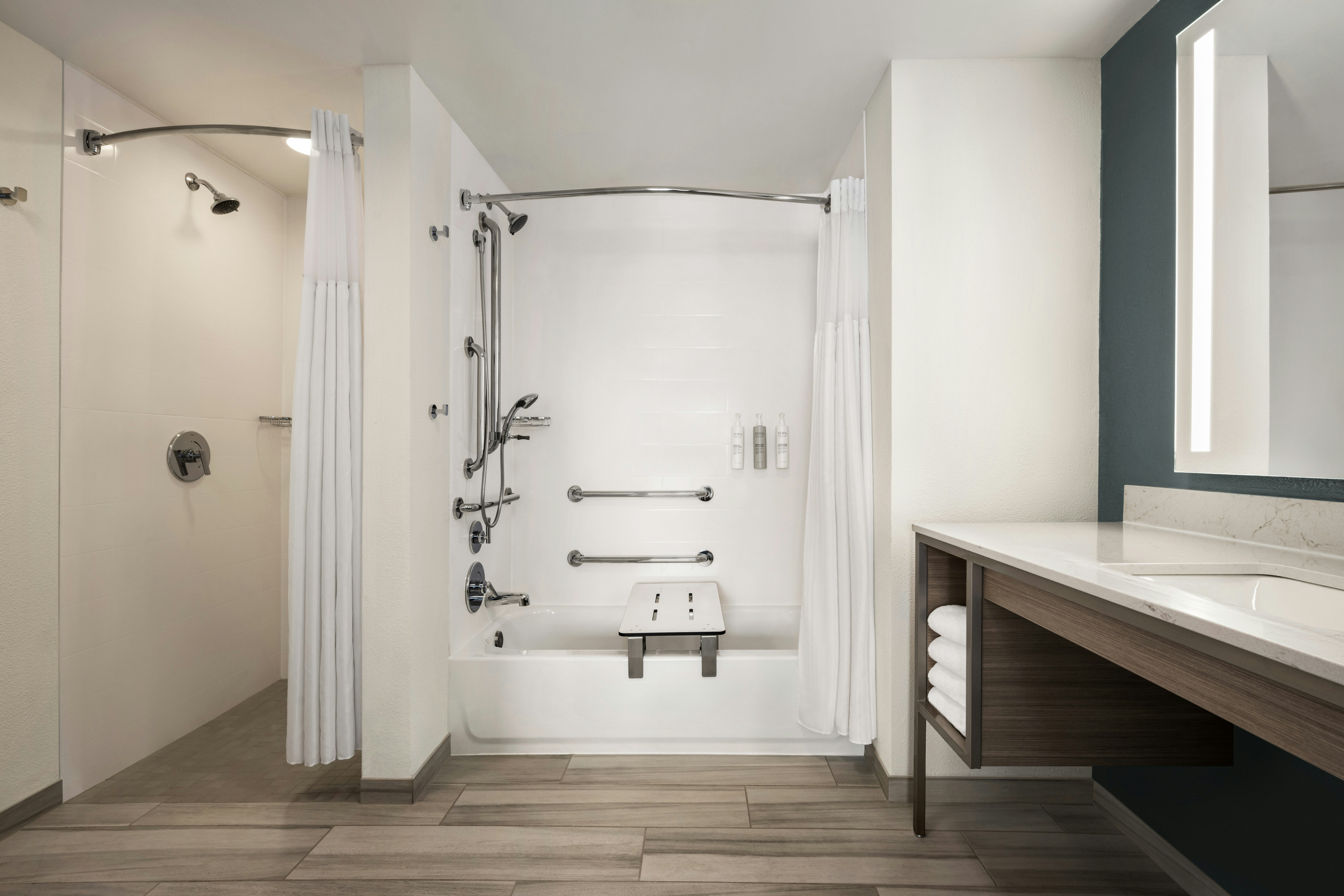 1KNG ACC 1BDRM STE RI SHWR