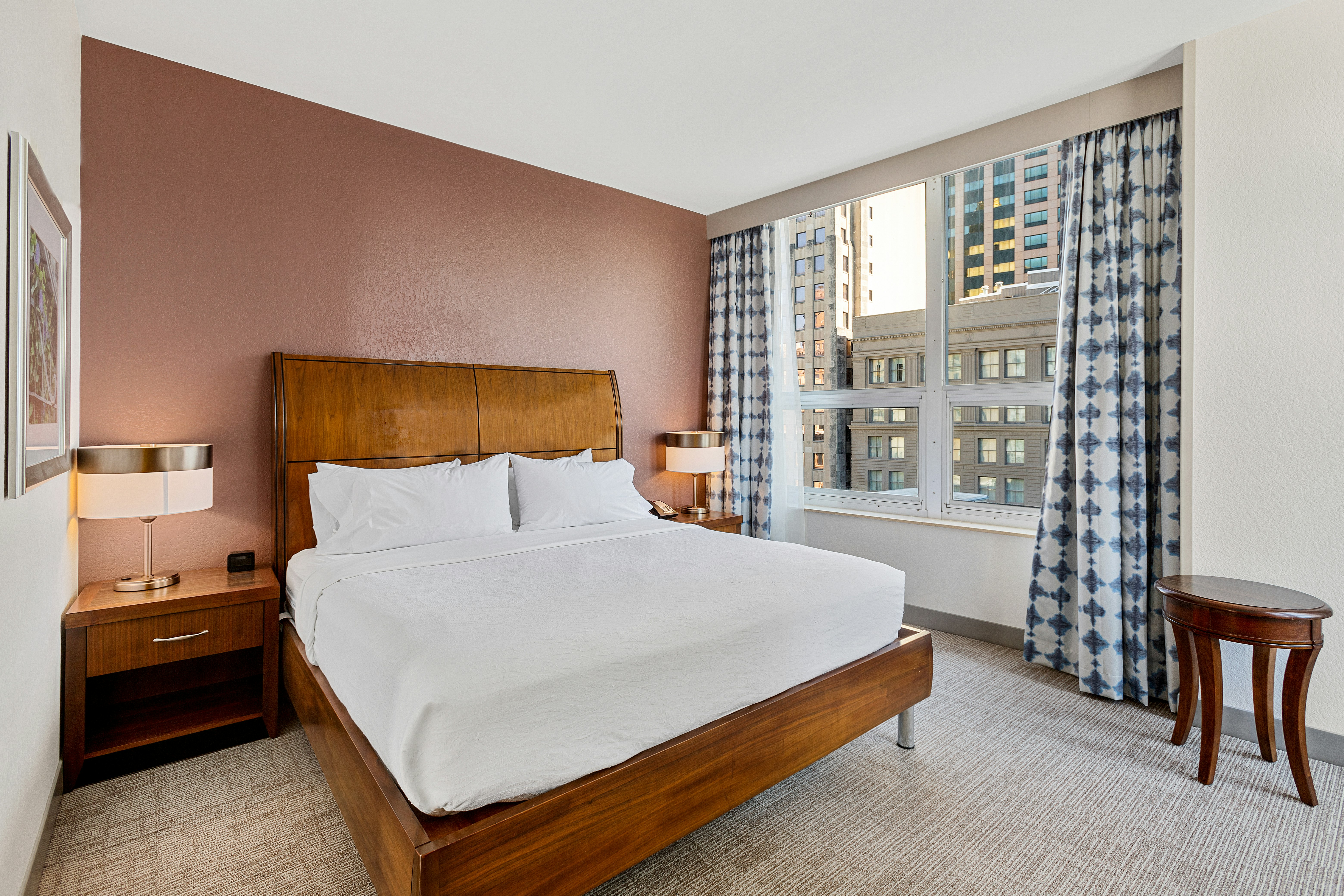 1 KING BED CITYVIEW