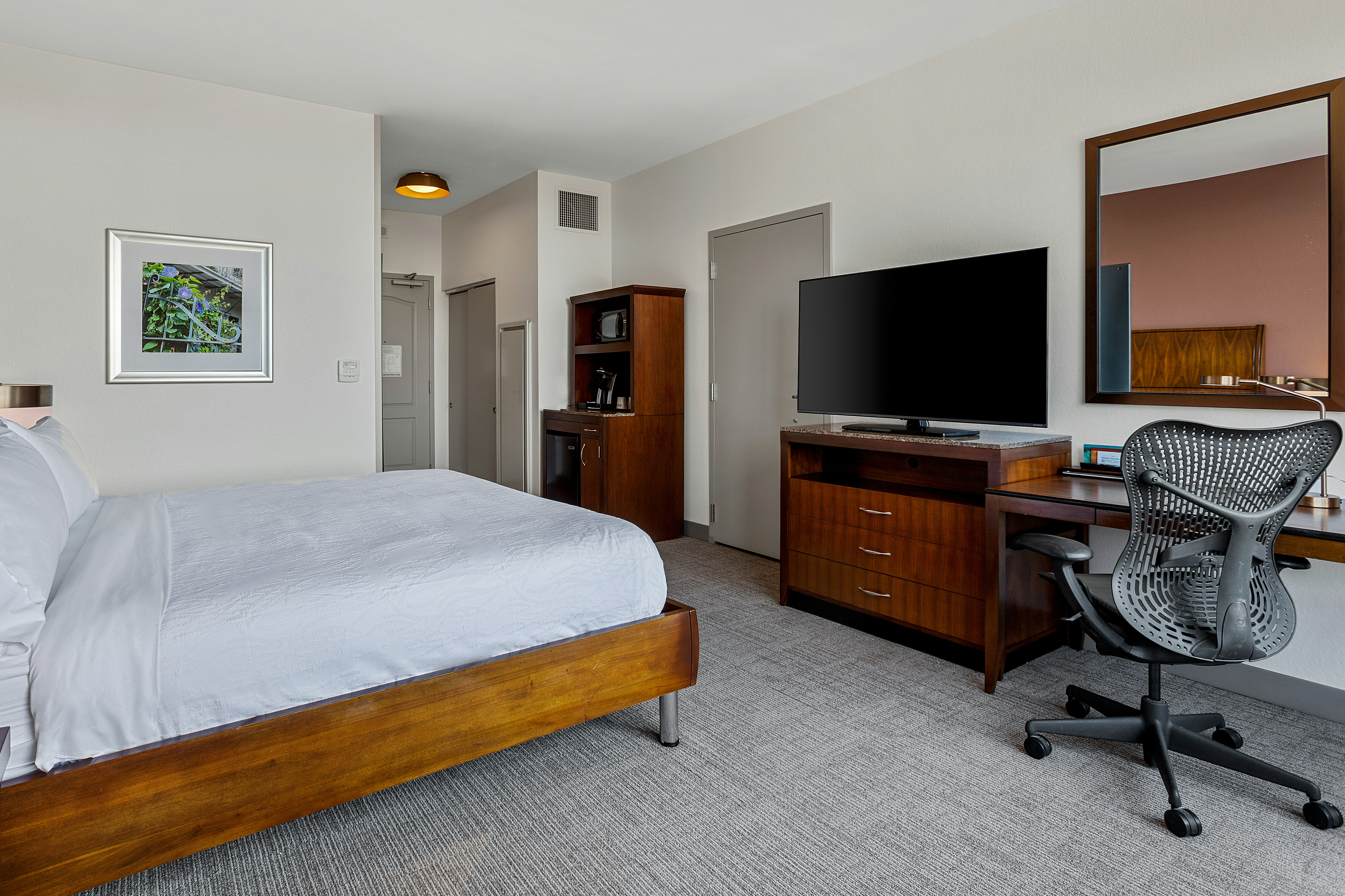 1 KING BED