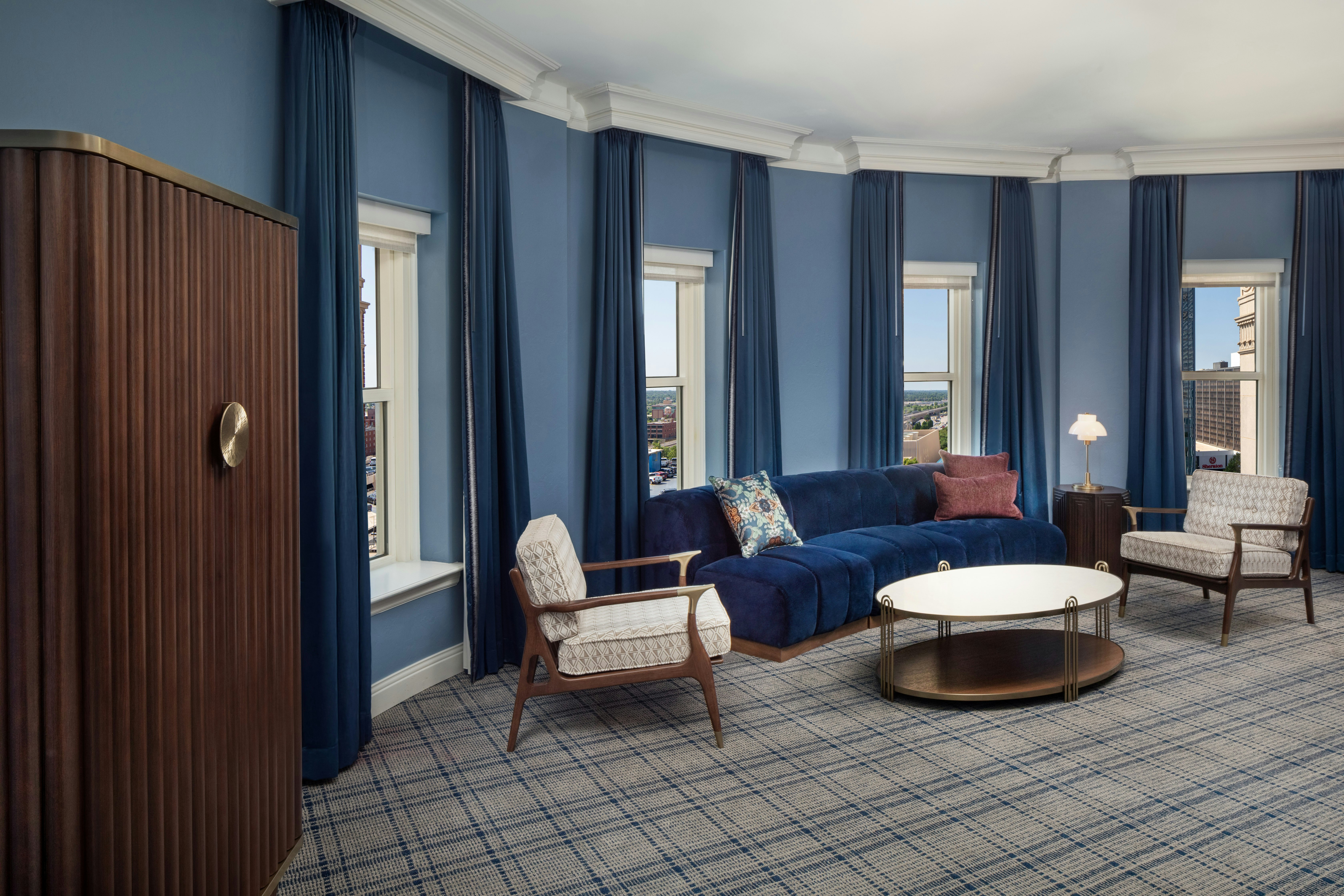 1 KING BED 1 BEDROOM SUITE