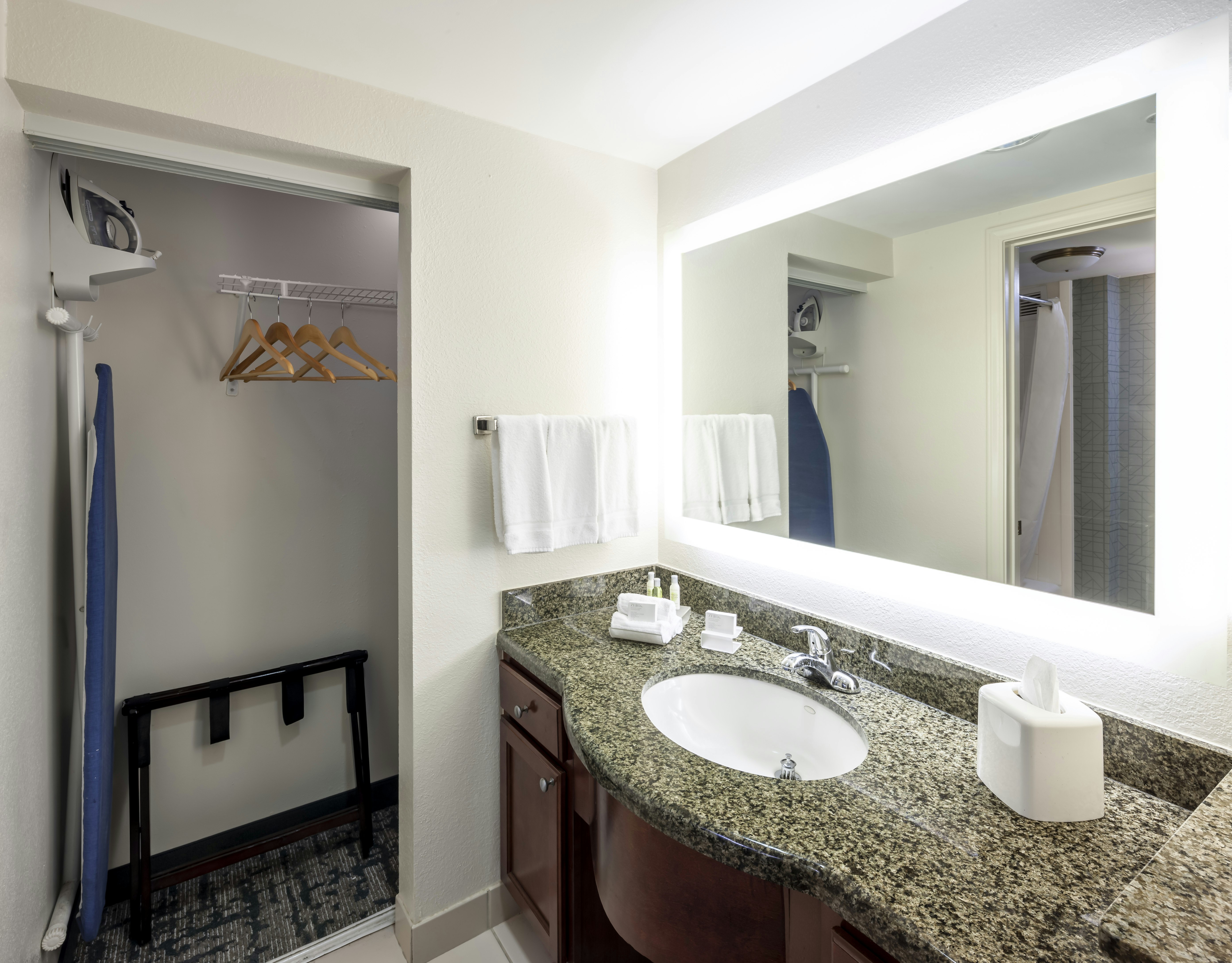 Homewood Suites by Hilton Jacksonville-South/St. Johns Ctr.