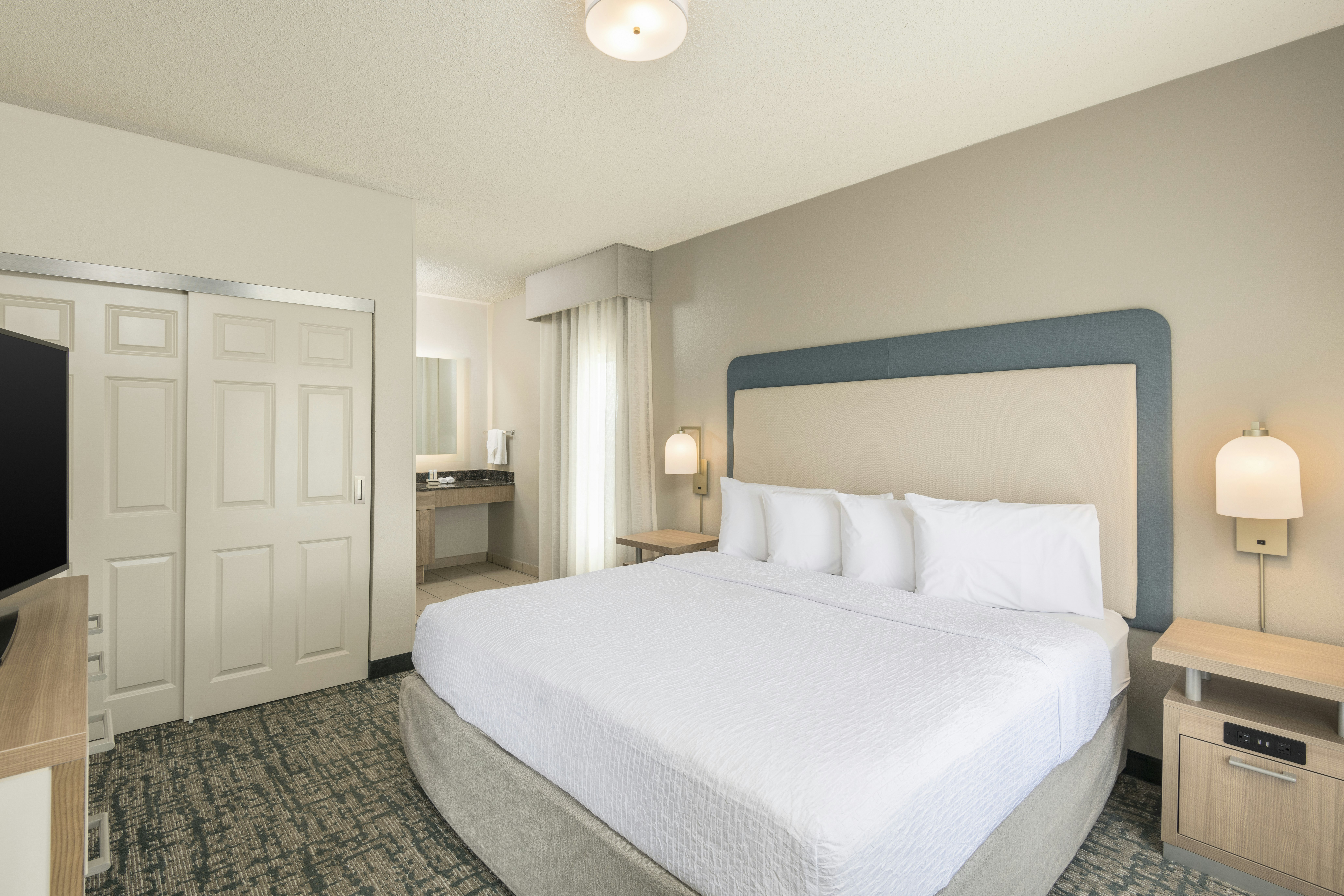 2 KINGS 2BDRM SUITE NOSMOK