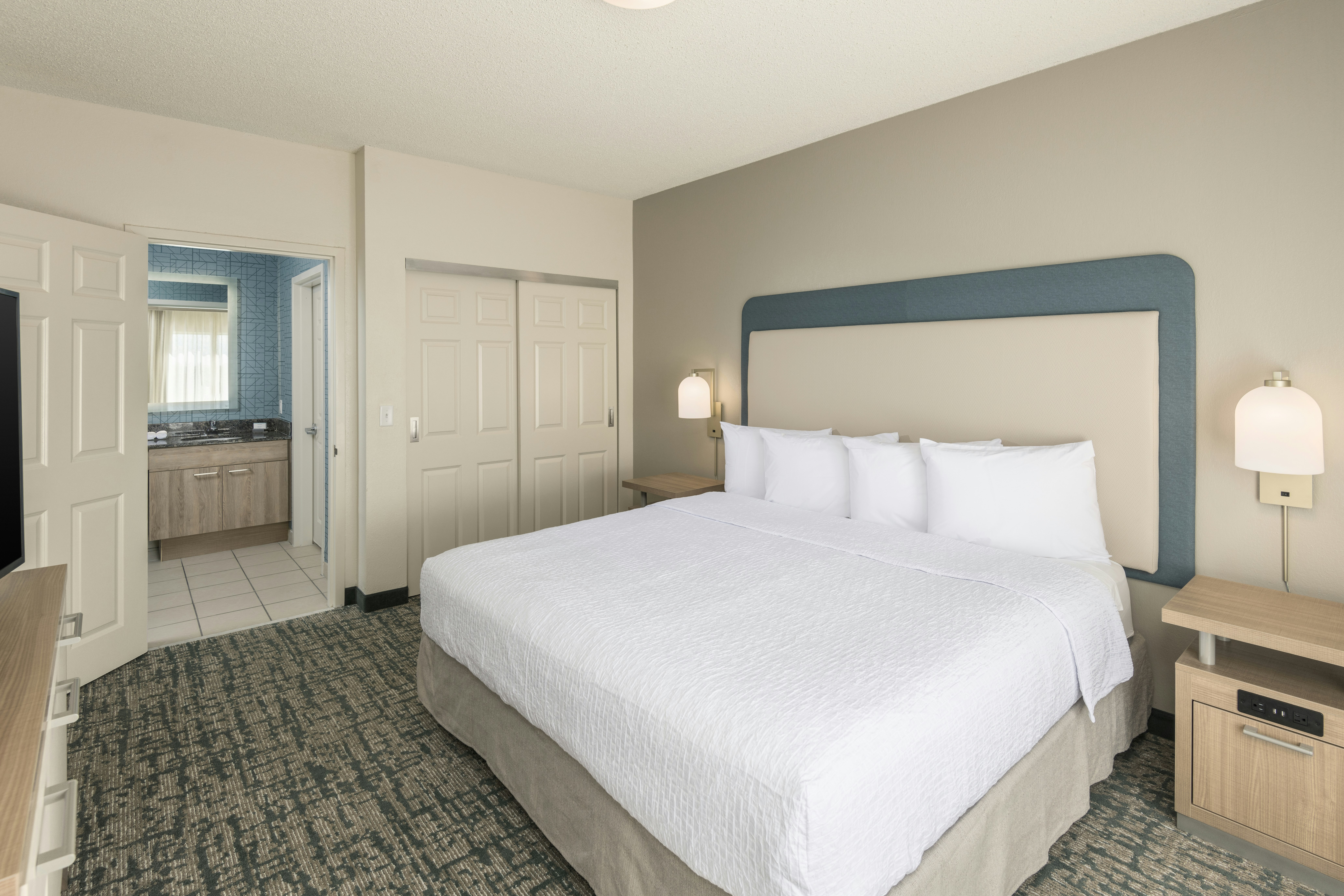 Homewood Suites by Hilton Miami – Airport/Blue Lagoon