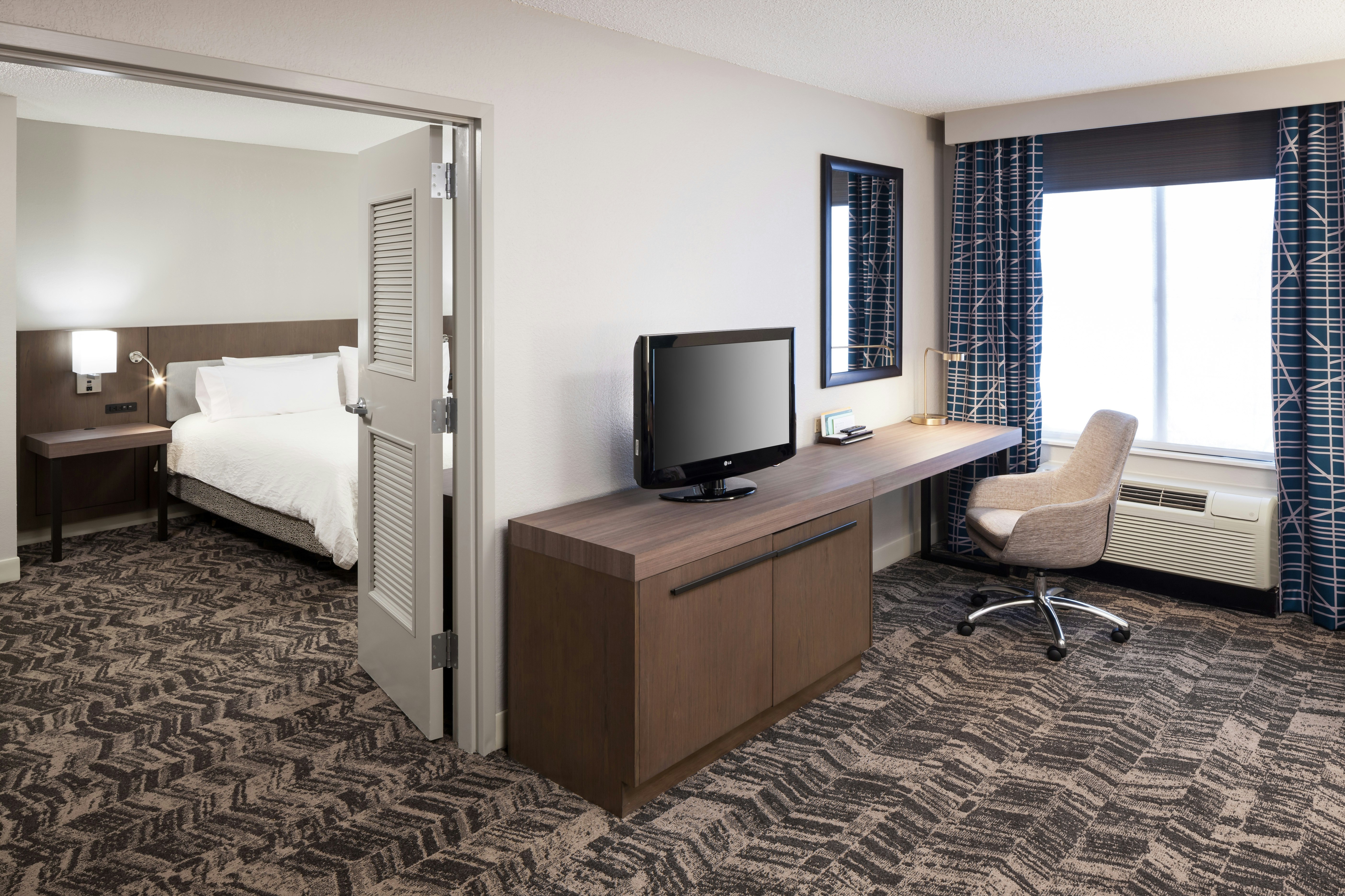 1 KING BED SUITE