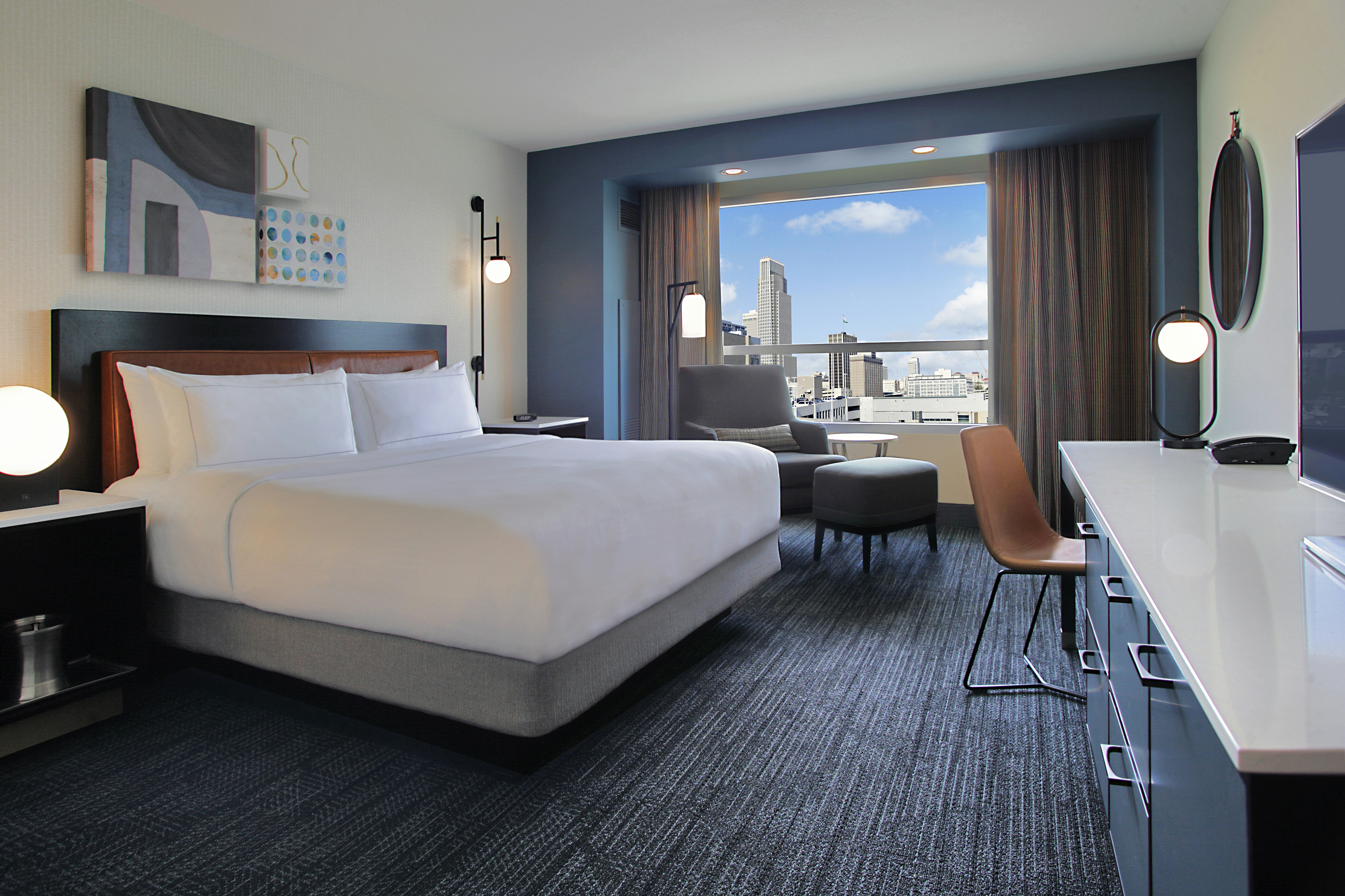 1 KING BED DELUXE ROOM