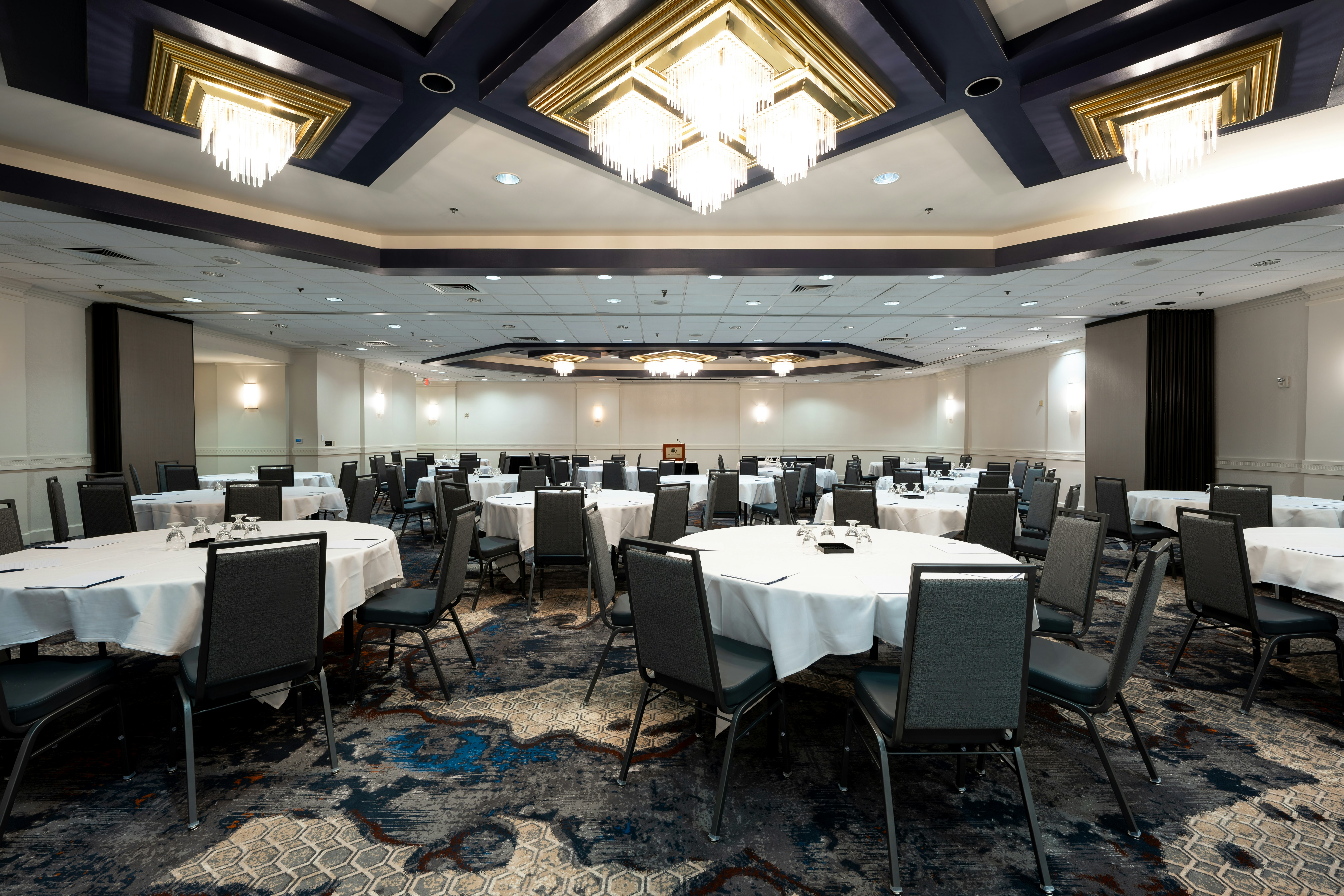 DoubleTree by Hilton Hotel Houston Hobby Airport