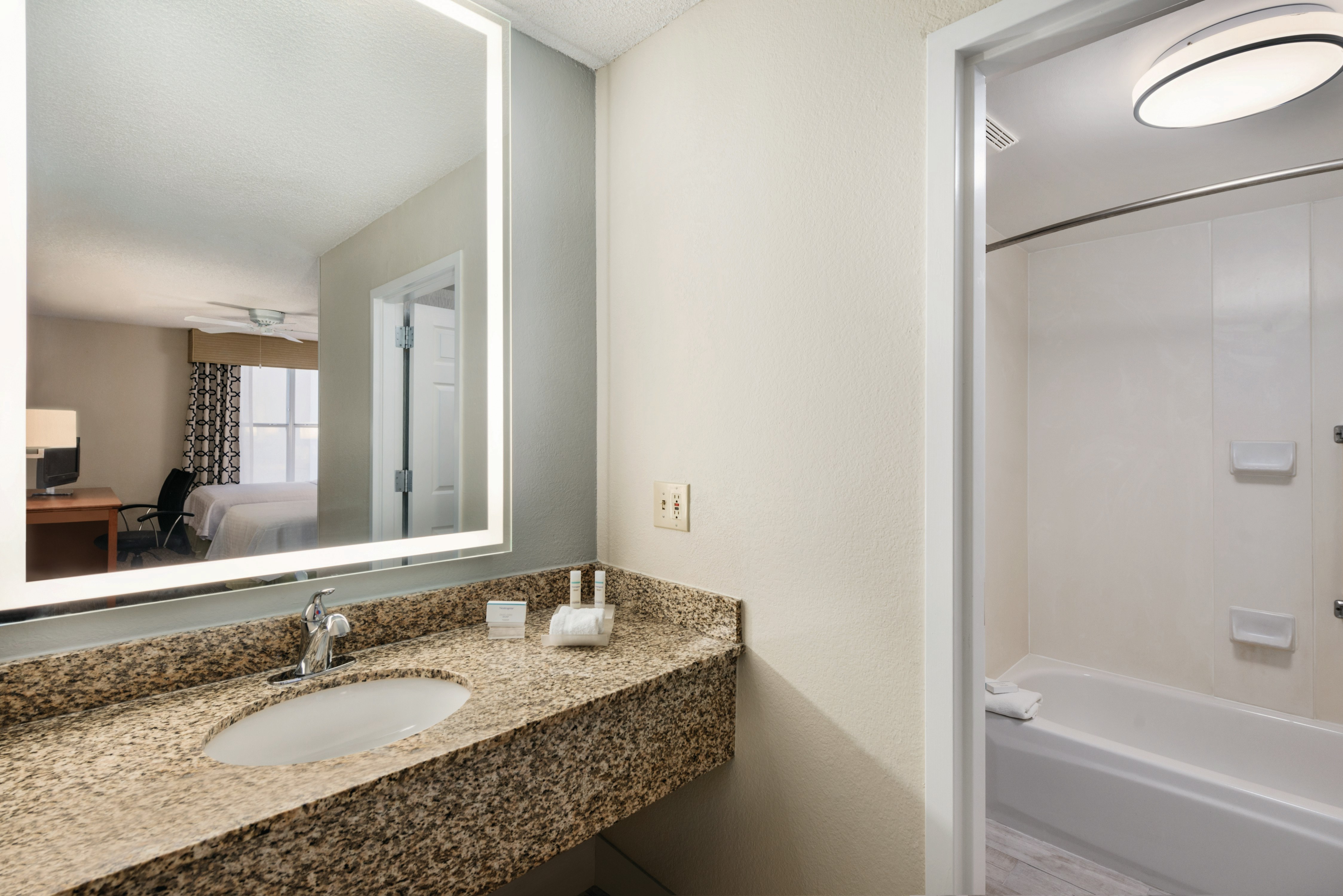 Homewood Suites by Hilton Orlando – International Drive/Convention Center