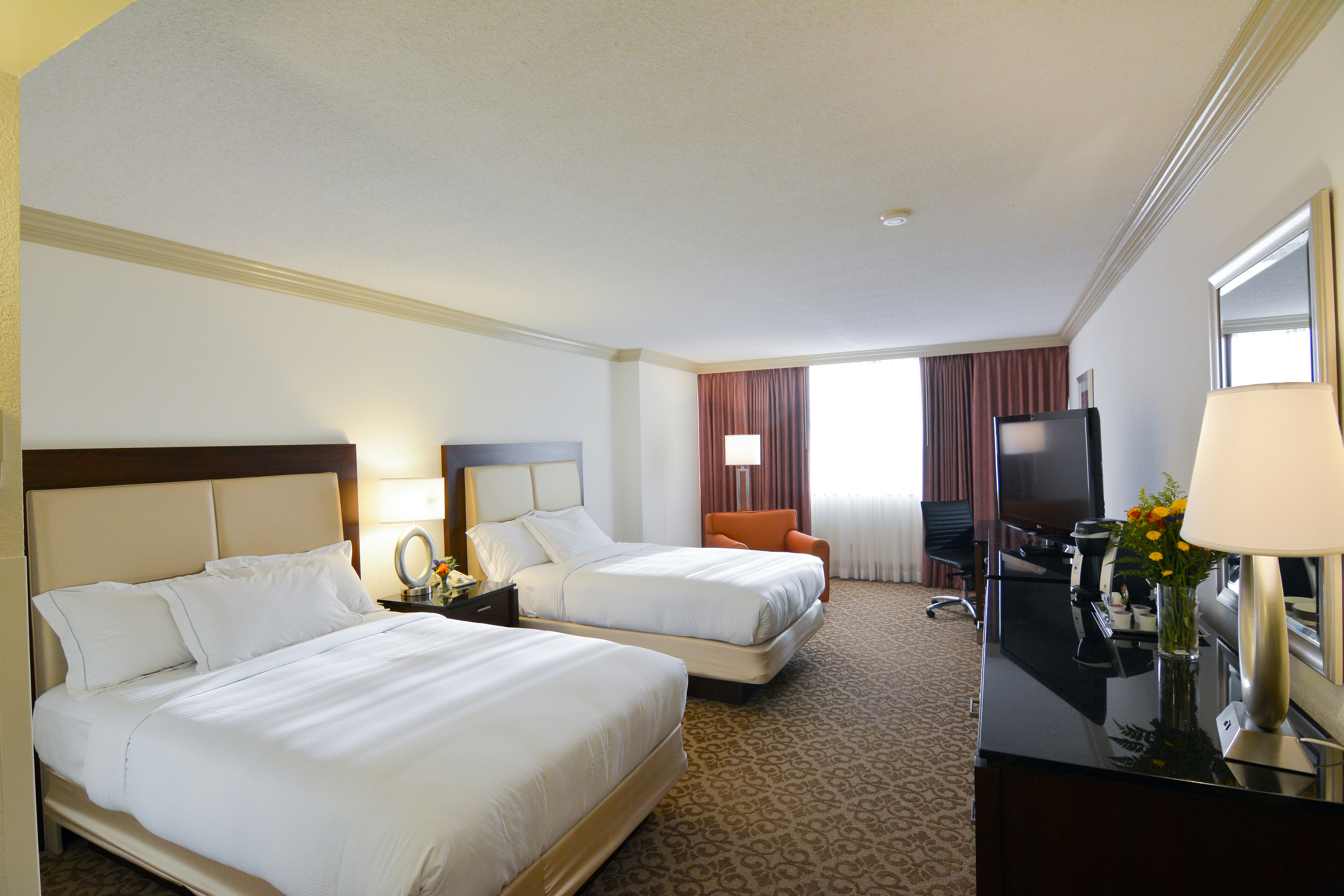 Hilton Palm Beach Airport