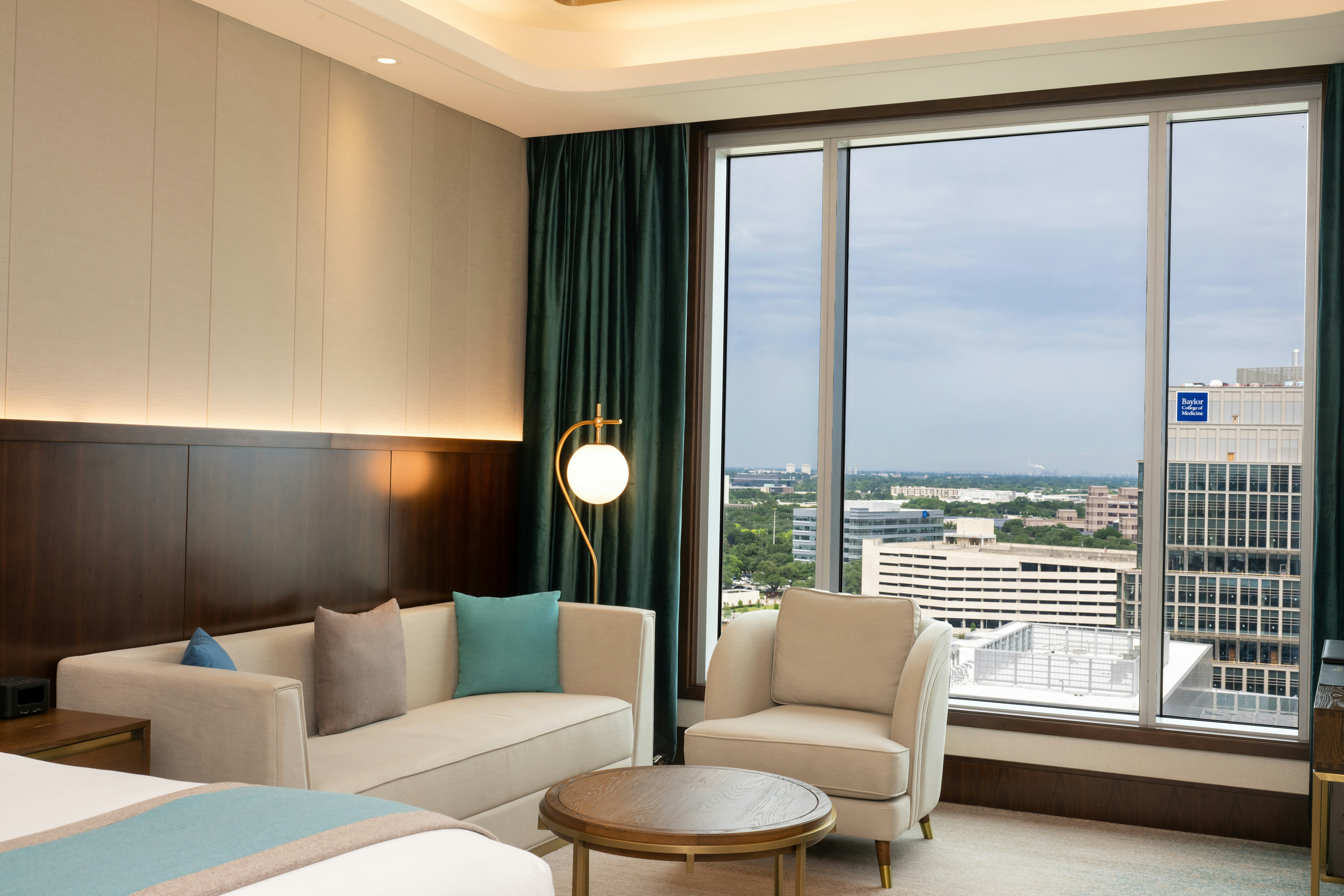 Blossom Hotel Houston, Curio Collection by Hilton